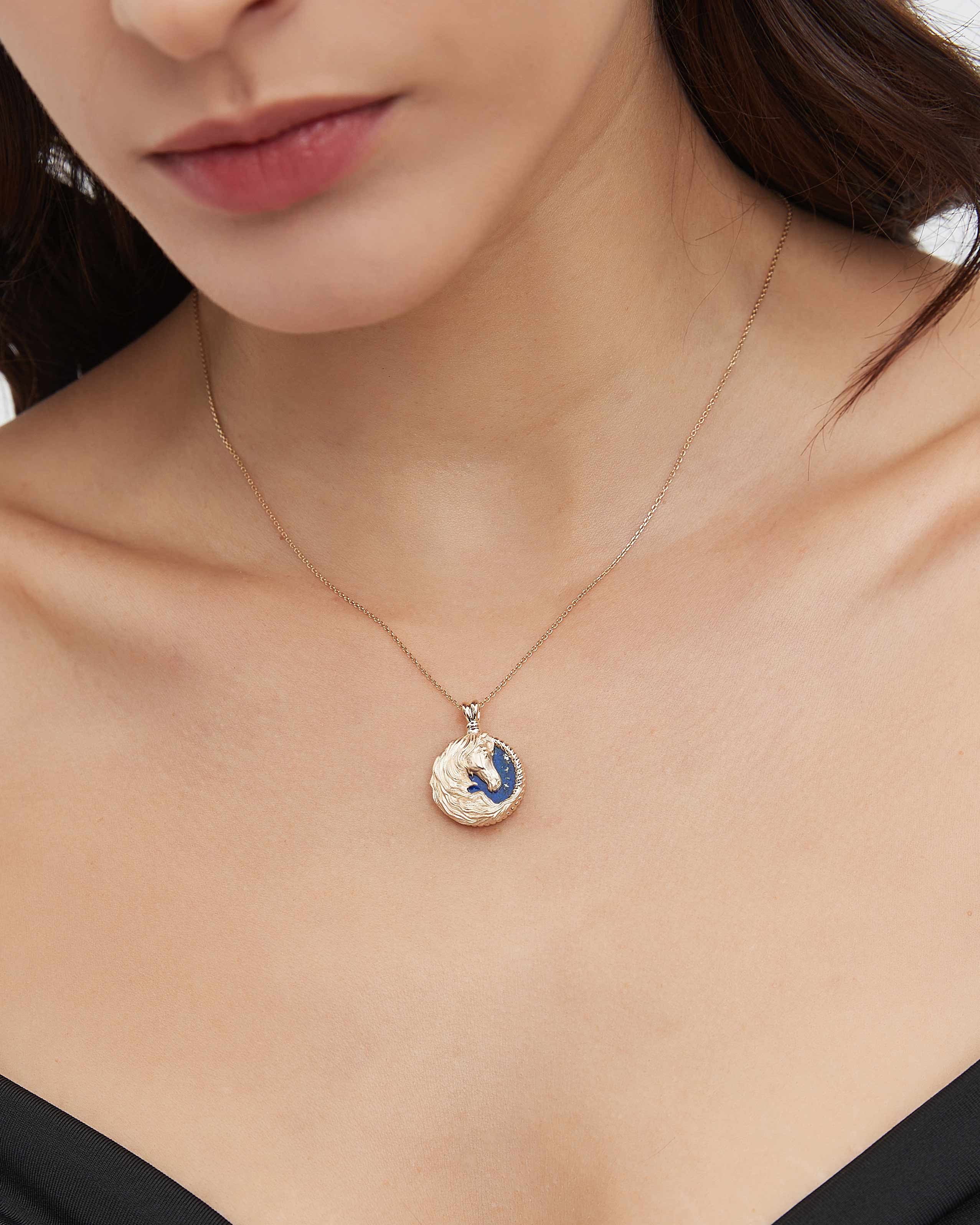 Horse Sculpture Pendant In Sterling Silver With Lapis Lazuli