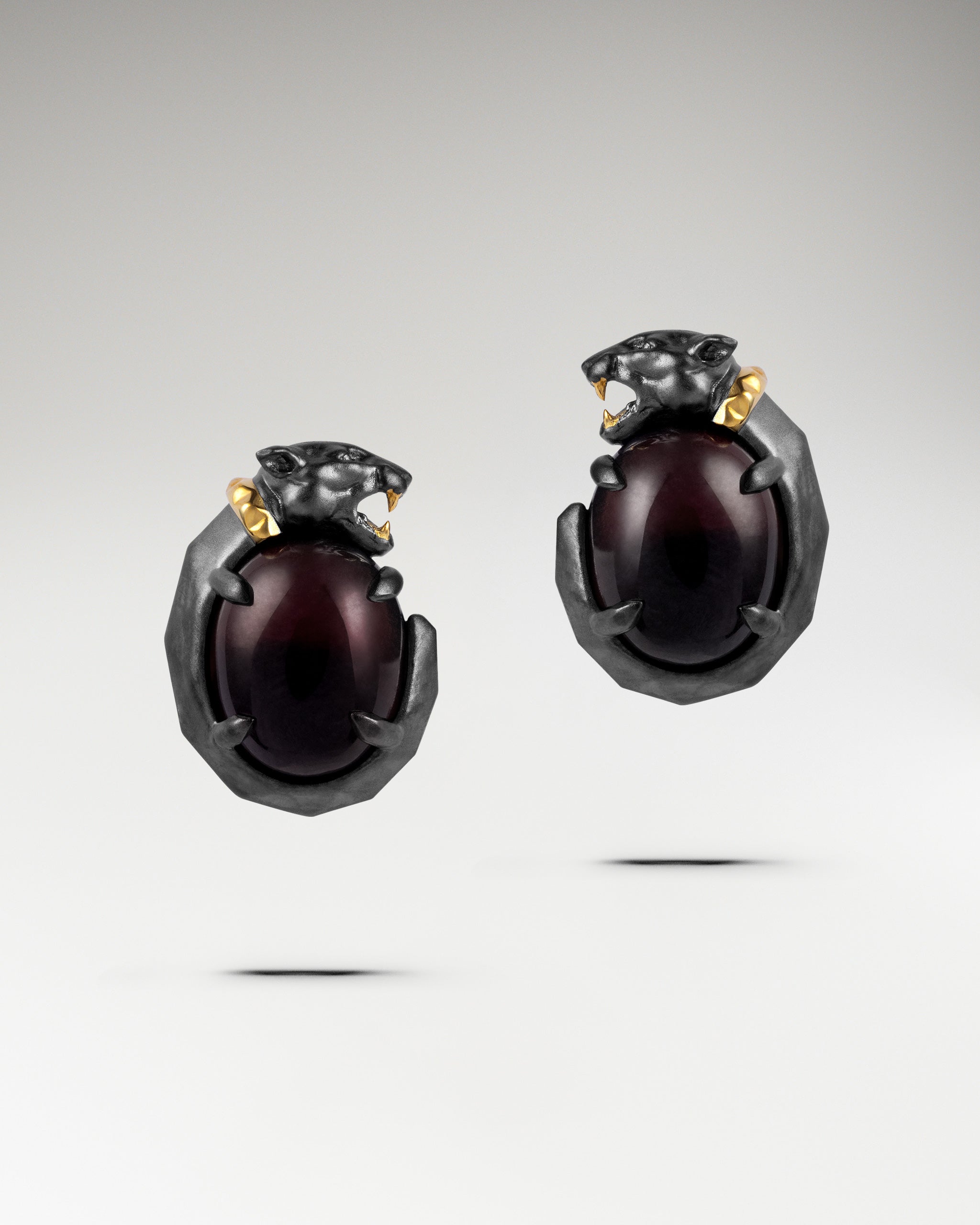 Panther’s Fang Earrings In Sterling Silver With Garnet