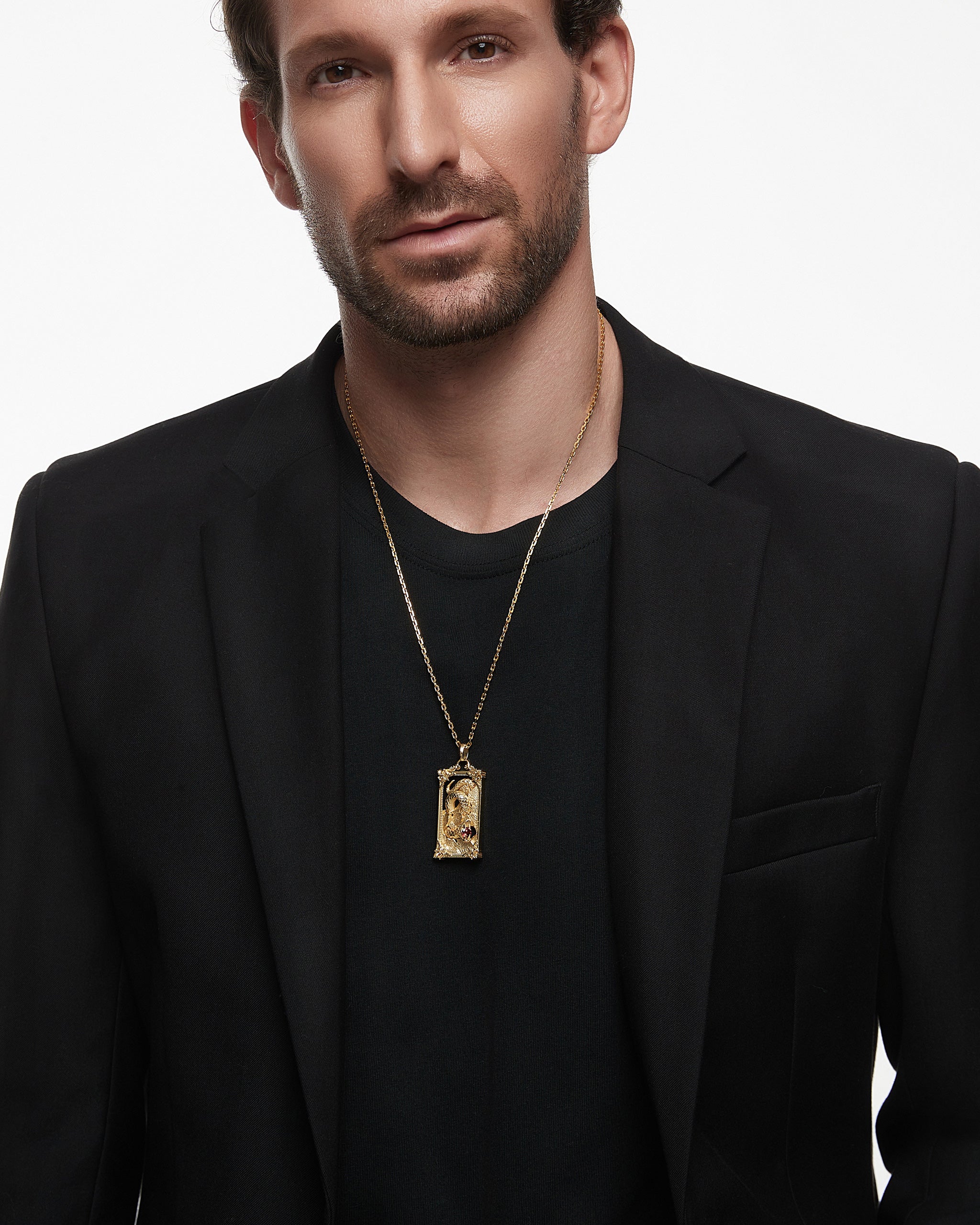 Le collier pendentif interdit en argent sterling avec grenat