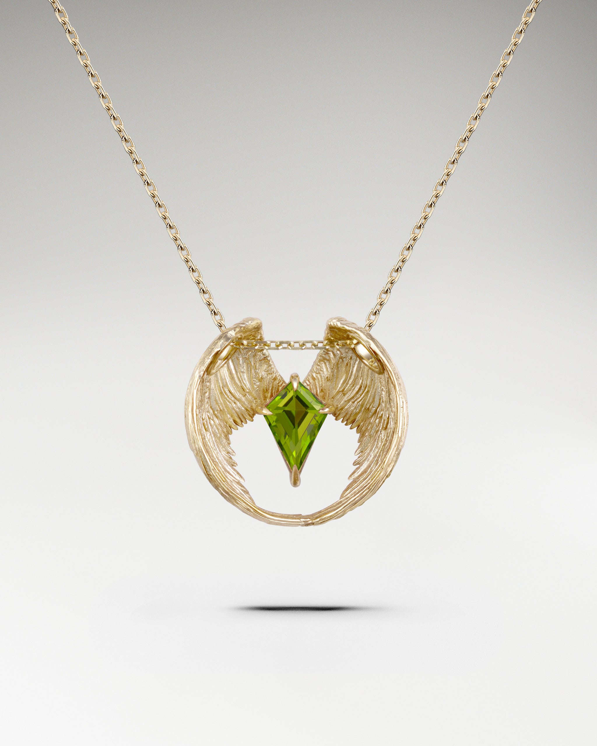 アメジスト付きスターリングシルバーの騎士の翼ペンダント