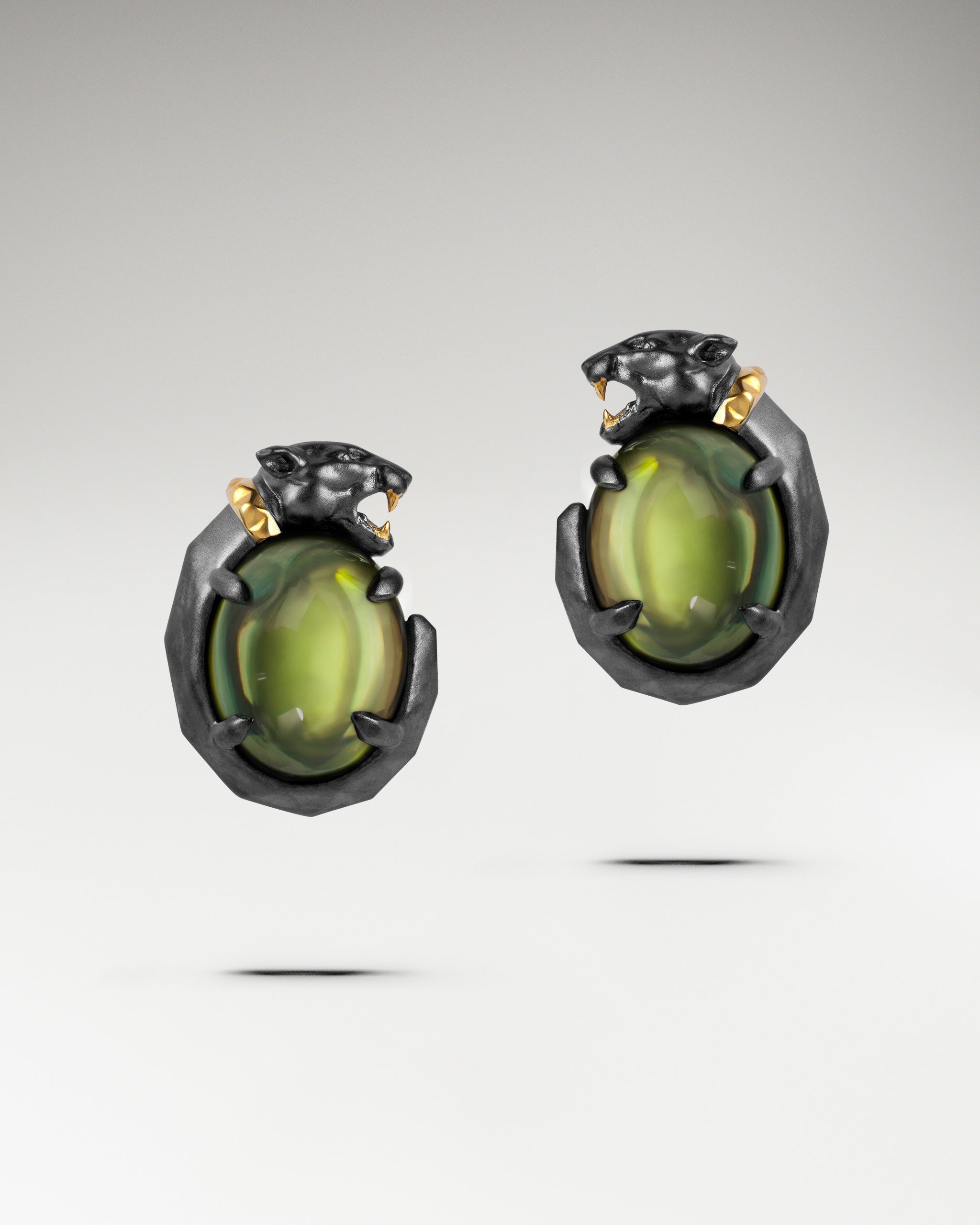 Panther’s Fang Earrings In Sterling Silver With Garnet
