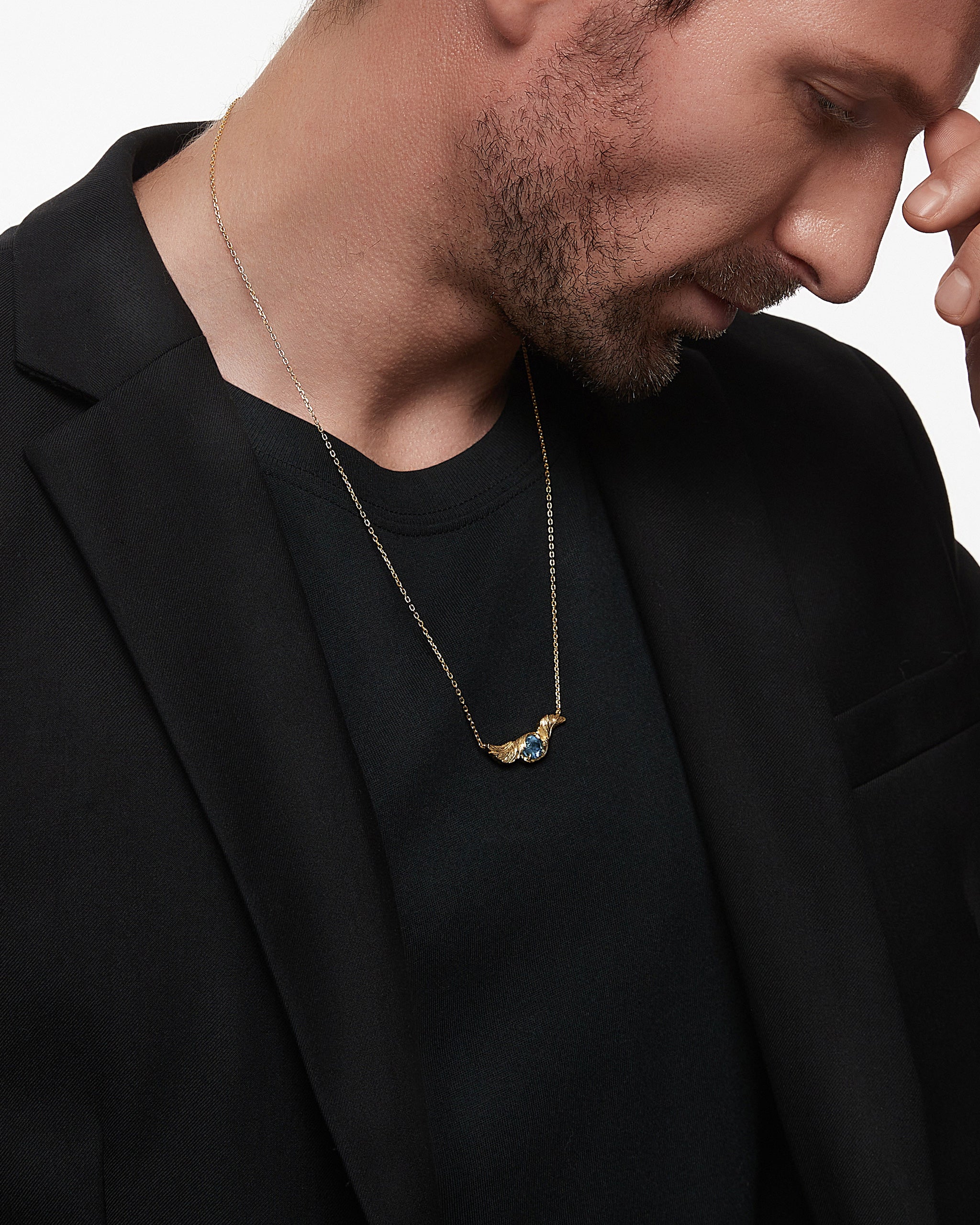 フェザーエンブレイスペンダントネックレス(スターリングシルバー、トパーズ付き)