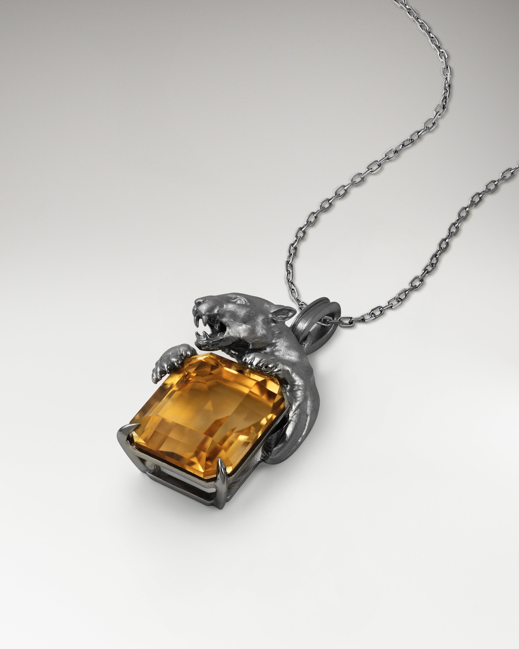 Collier pendentif sculptural Savanna en argent sterling avec grenat et moissanite