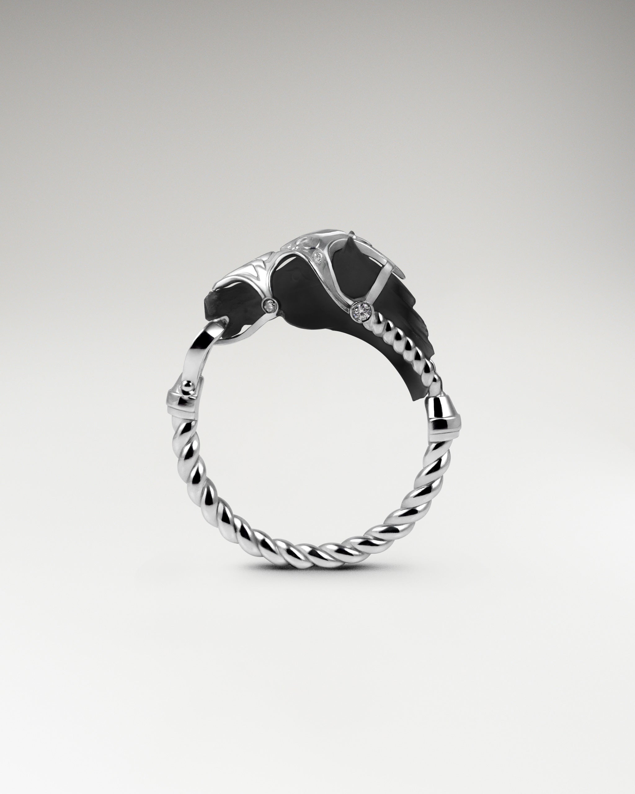 モアッサナイト付きスターリングシルバーとブラックアゲートのワイルド レンジリング リング