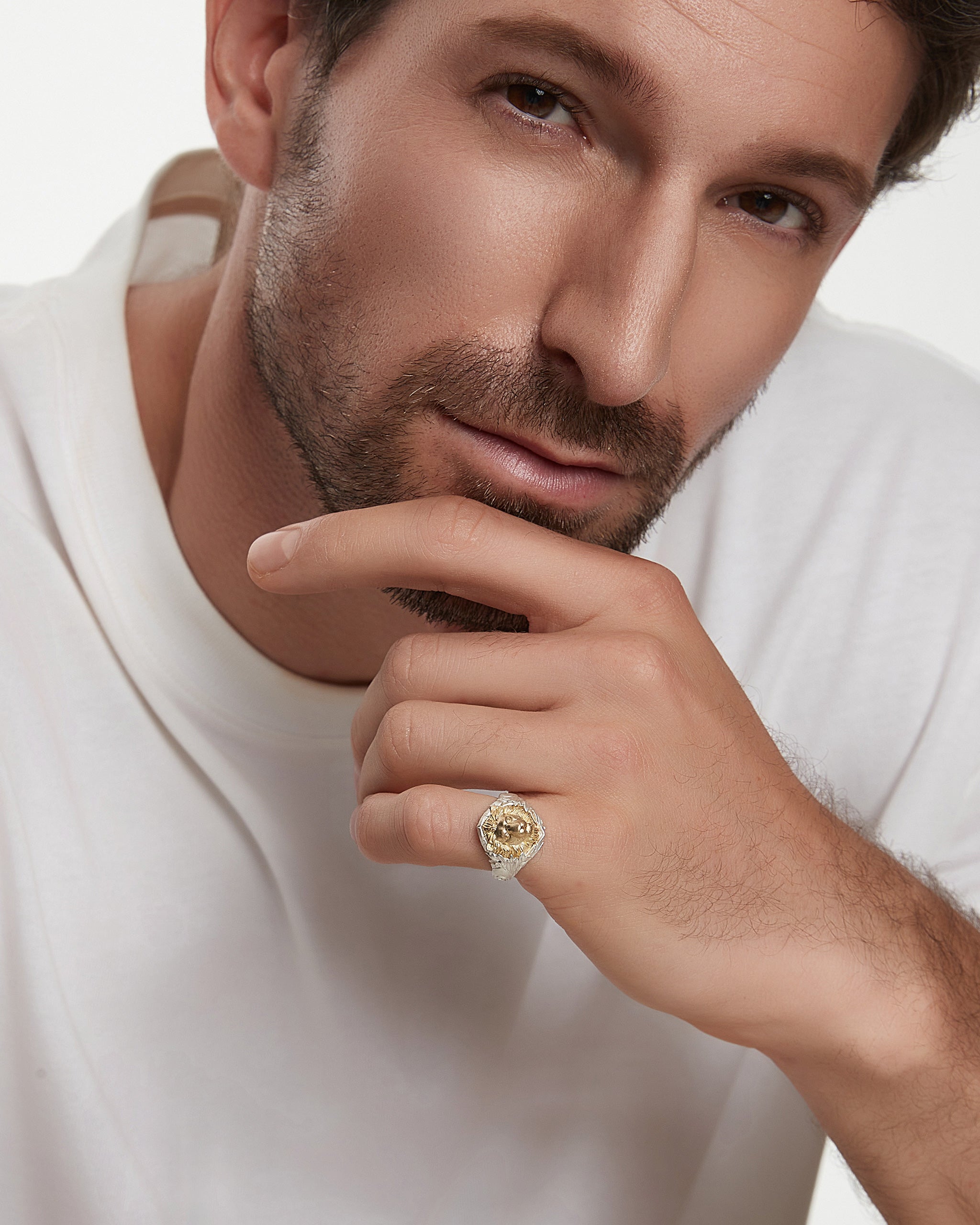 スターリングシルバーを使用したゴールドのレオリング