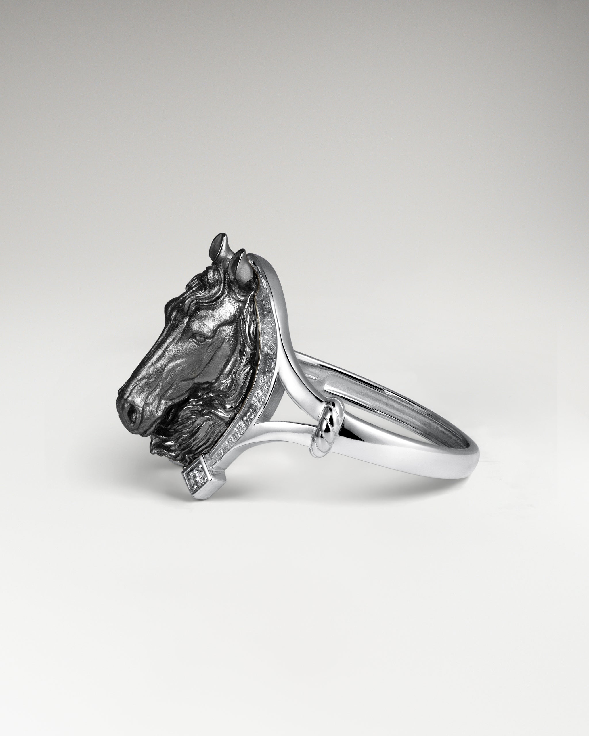 Bague Sculpture Fer À Cheval En Or Avec Diamant
