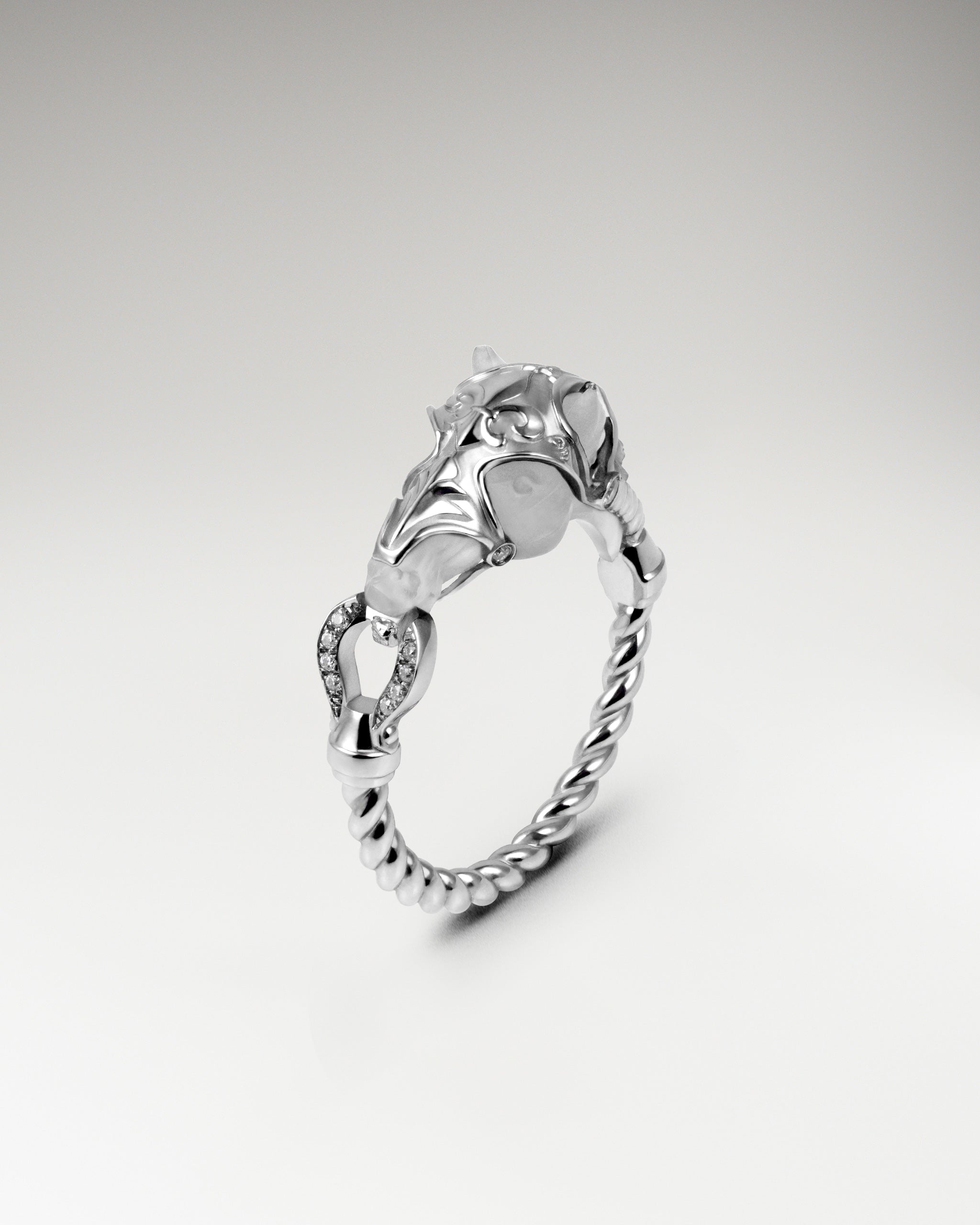 モアッサナイト付きスターリングシルバーとブラックアゲートのワイルド レンジリング リング