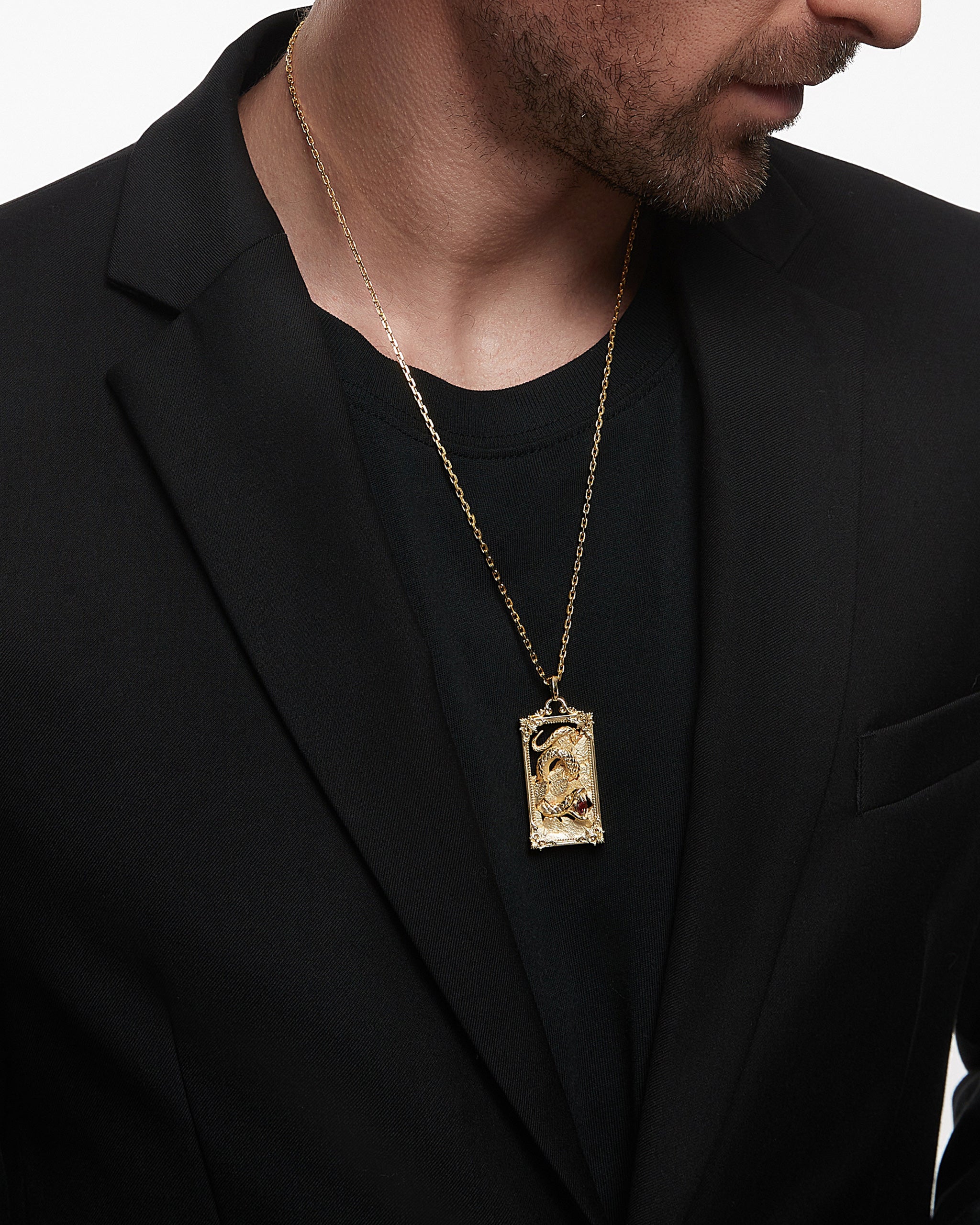 Collar con colgante Lo Prohibido en plata de ley con granate