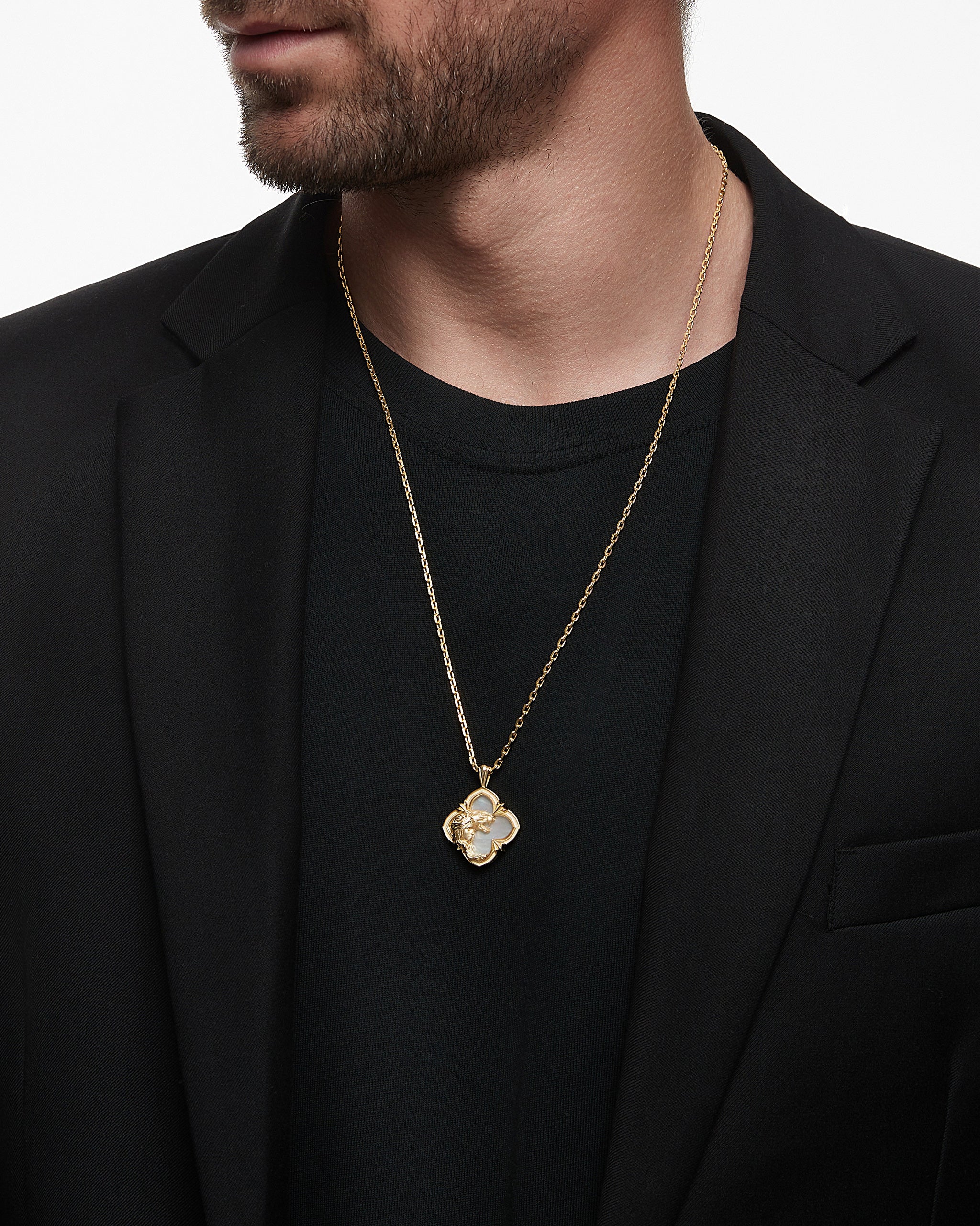 真珠層付きゴールドのワイルド エンカウンター ペンダント ネックレス