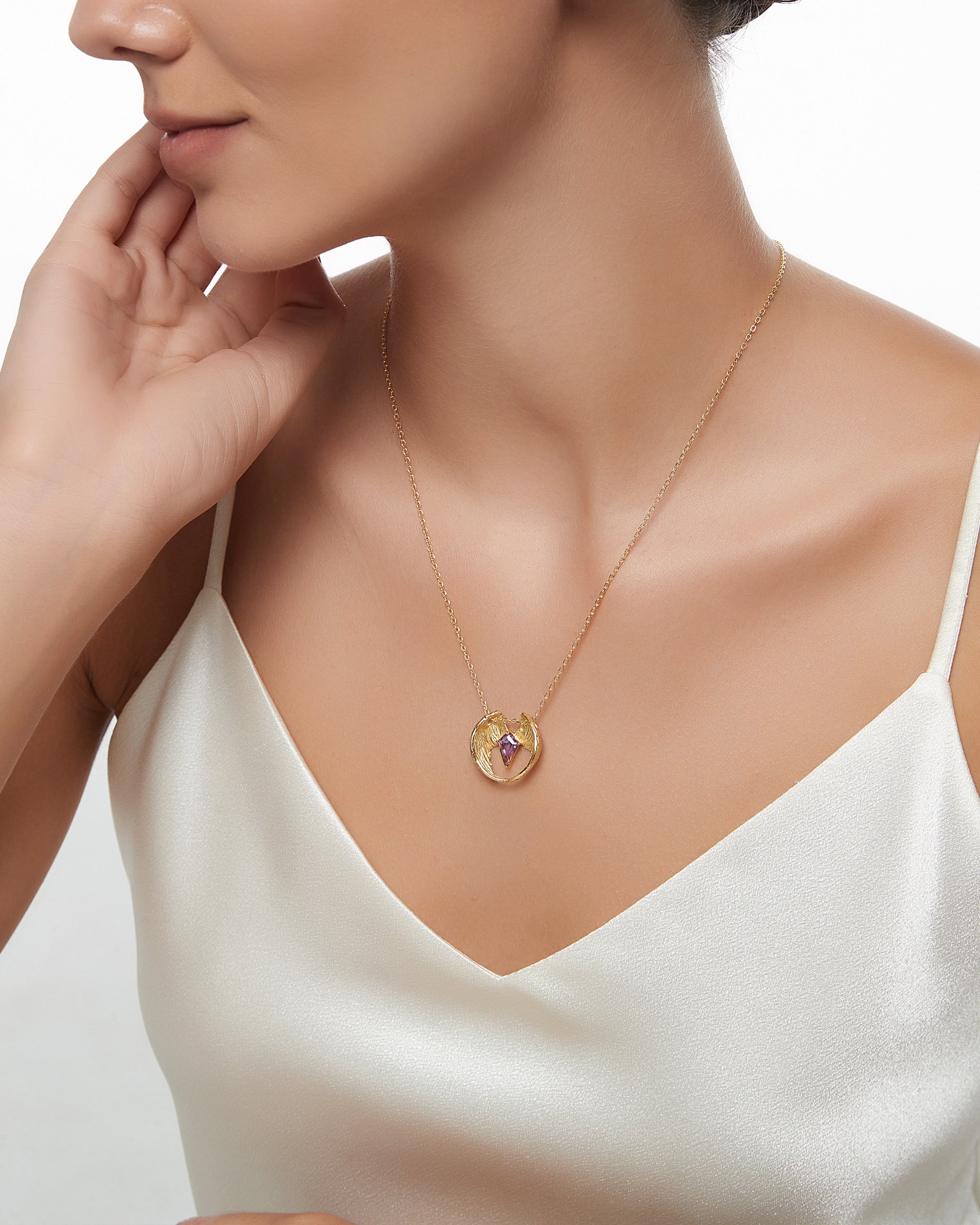 Colgante Alas De Caballero En Plata De Ley Con Amatista