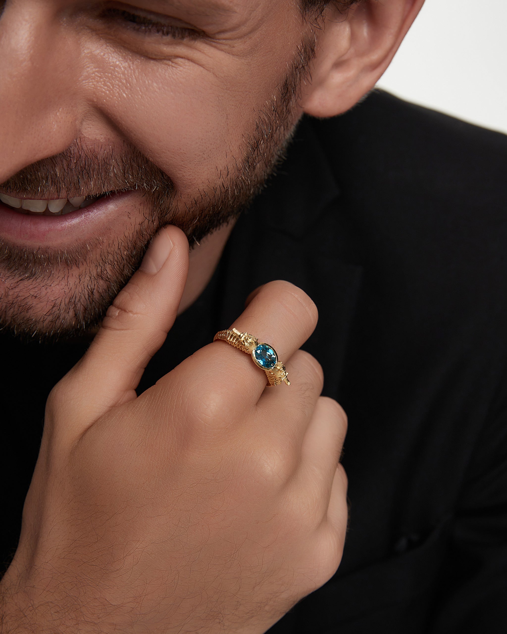 モアッサナイト付きスターリングシルバーとブラックアゲートのワイルド レンジリング リング