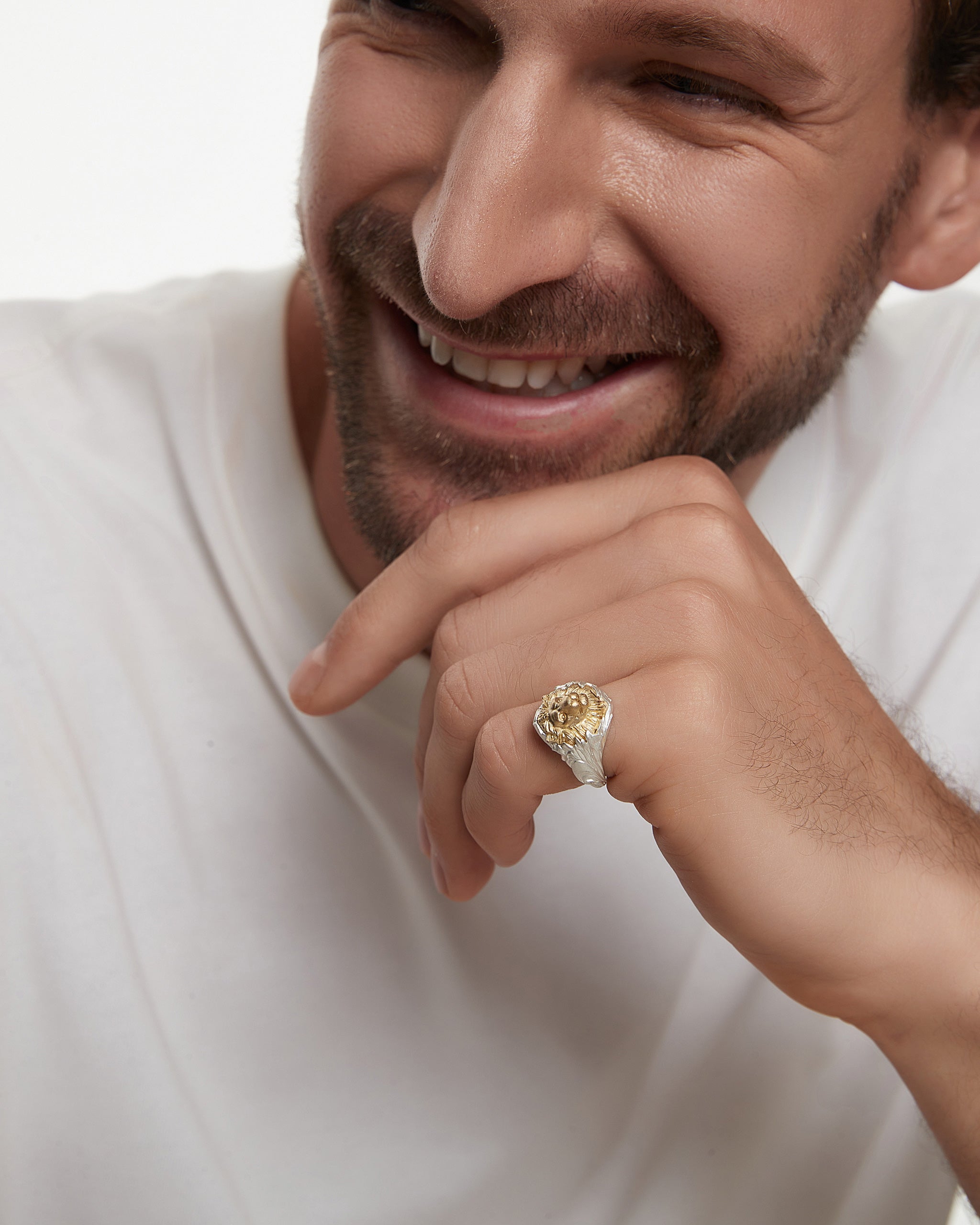 スターリングシルバーを使用したゴールドのレオリング