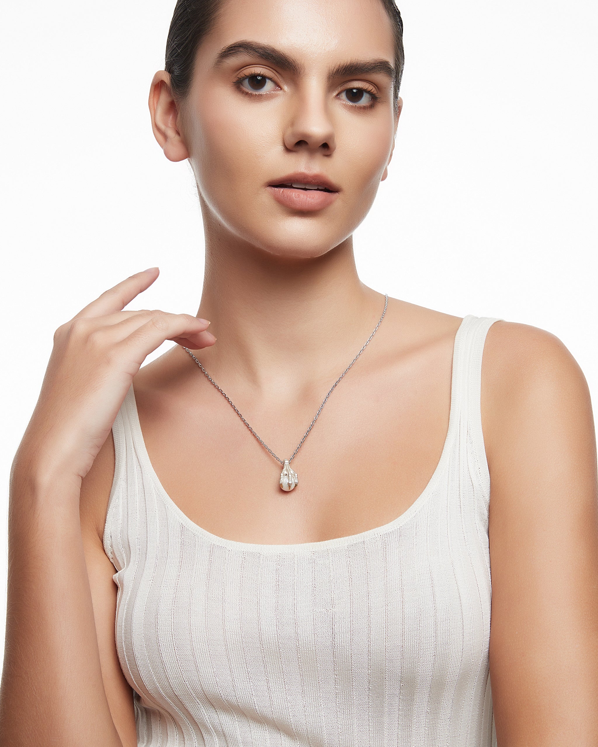 Eagle Talons Pendant Necklace In Gold Vermeil With Pearl