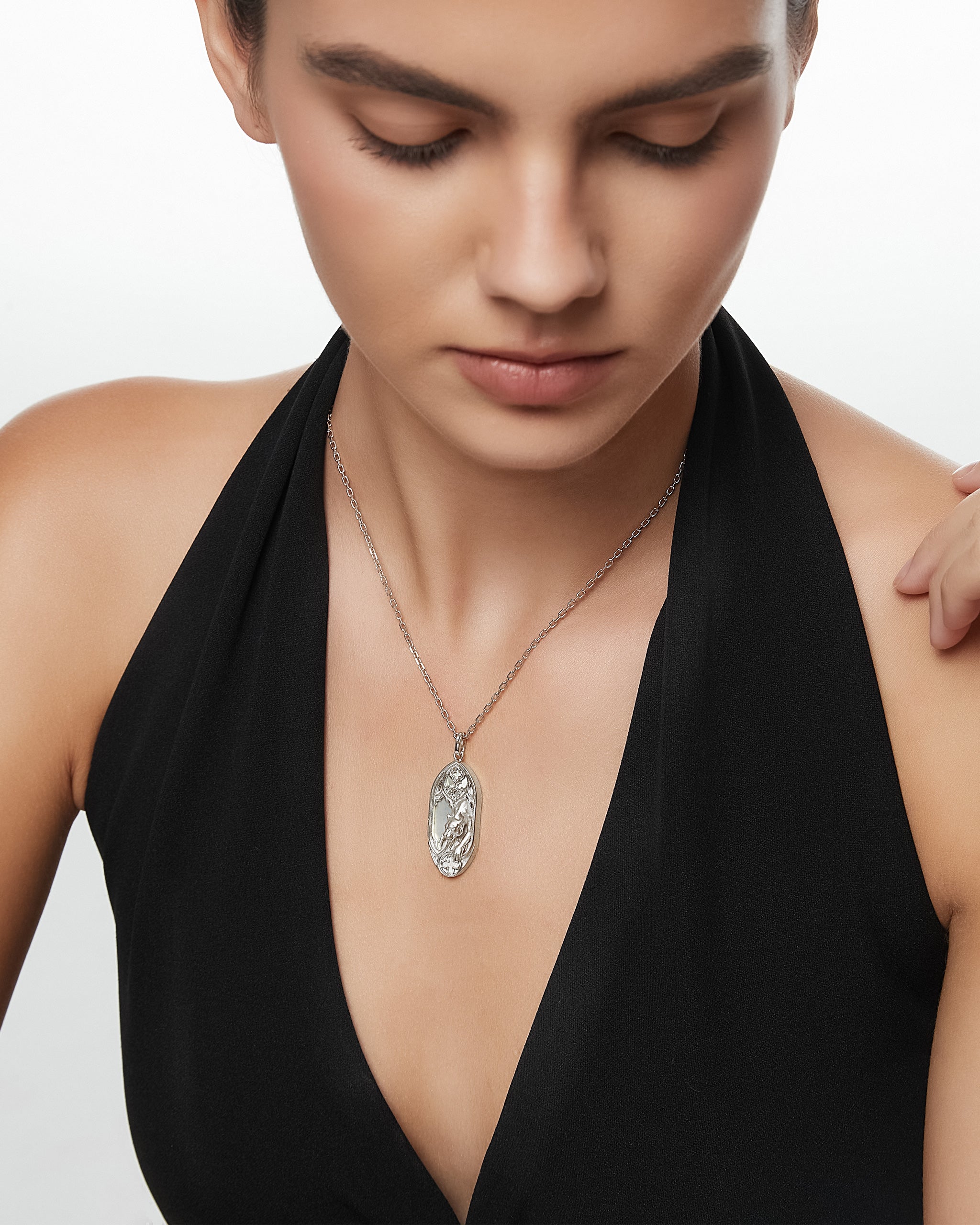 Dusk Guardian Necklace In Sterling Silver With Black Nacre (Special Offer)