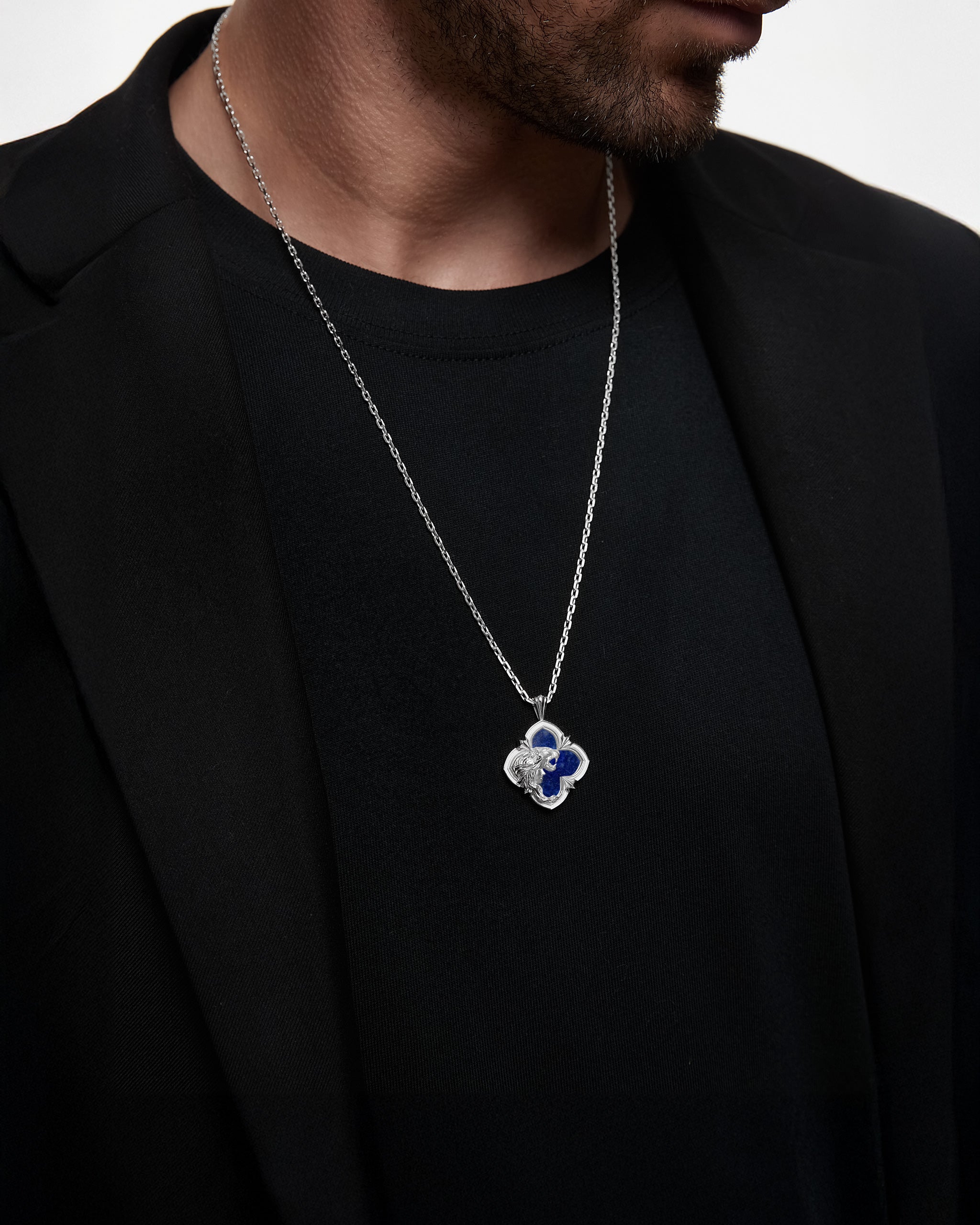 Collana con ciondolo Incontro selvaggio in argento sterling con lapislazzuli