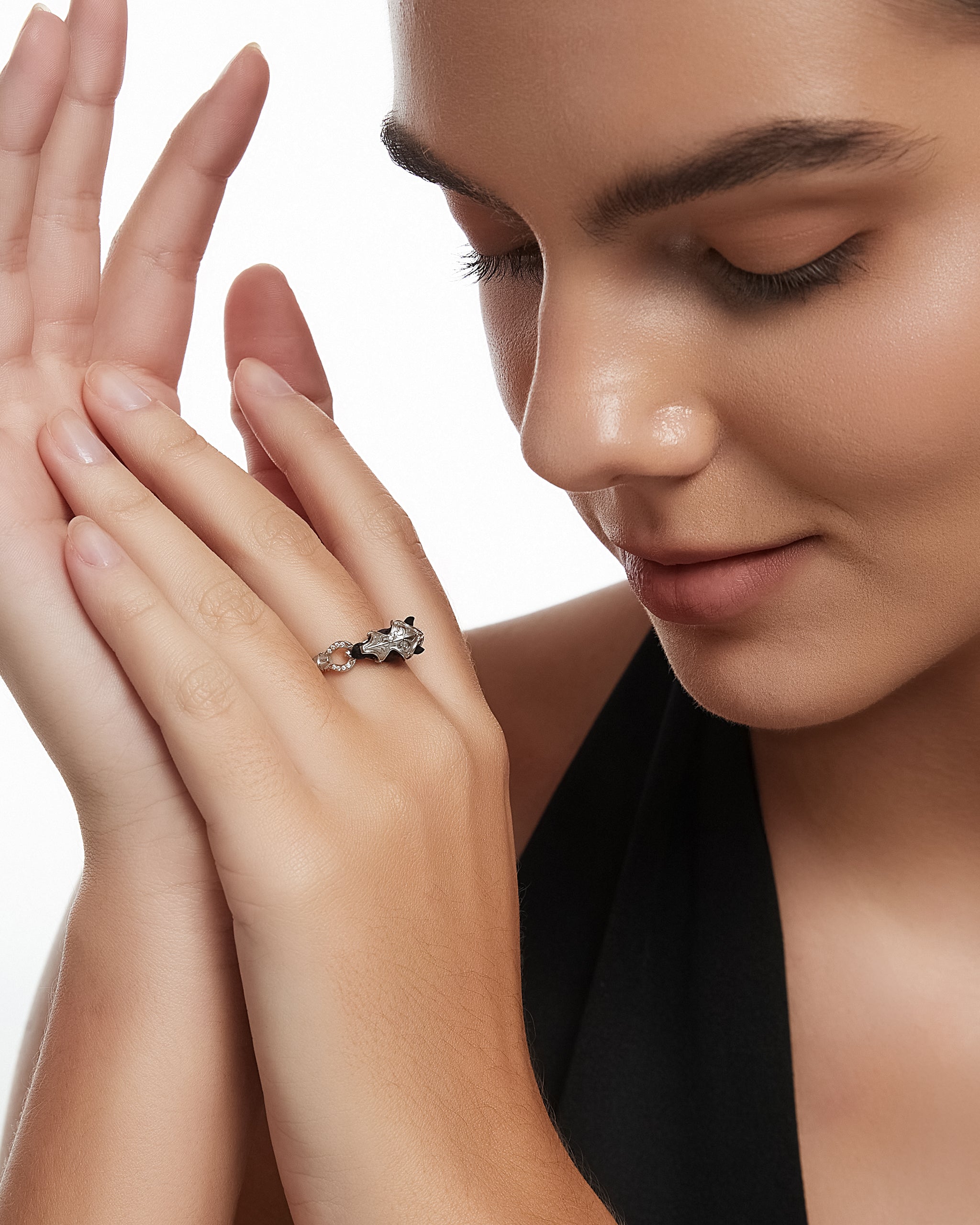 Bague Wild Range en argent sterling et agate noire avec moissanite