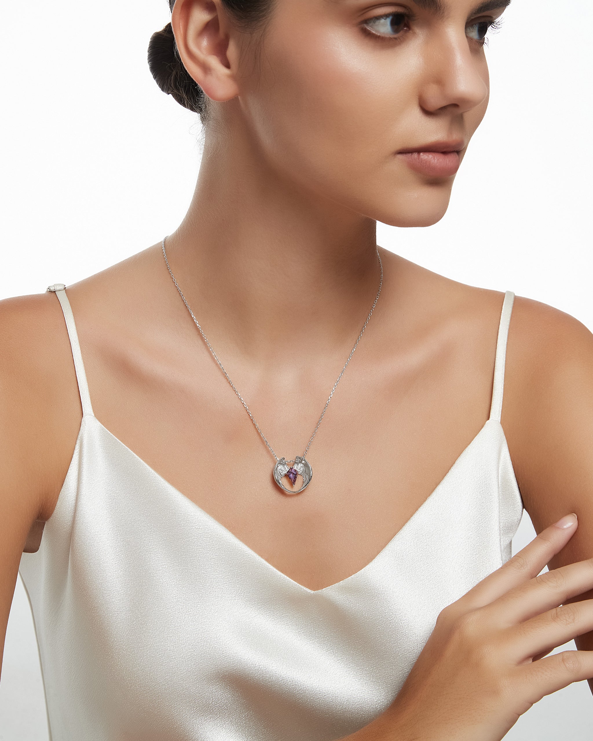 Colgante Alas De Caballero En Plata De Ley Con Amatista