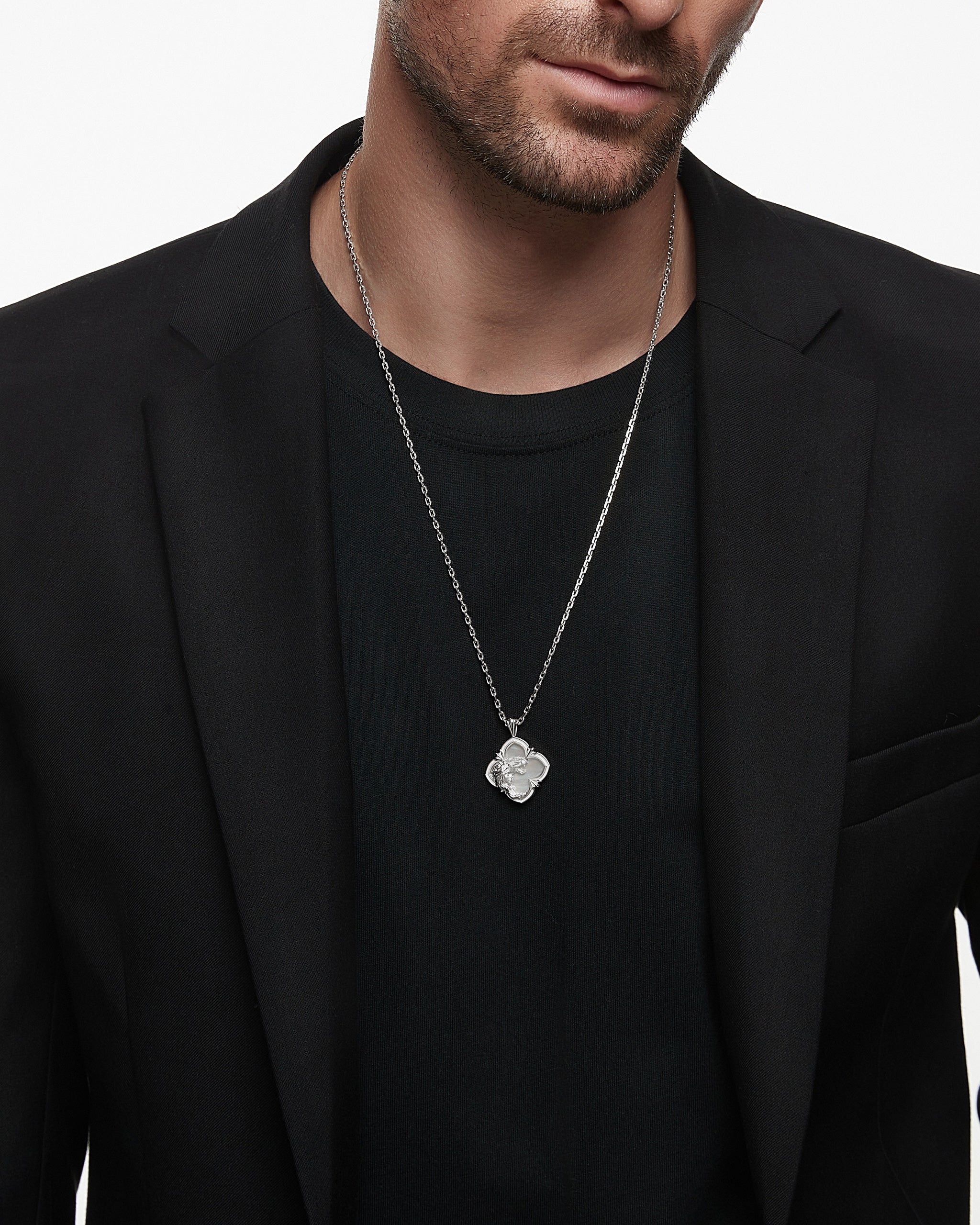 真珠層付きスターリングシルバーのワイルド エンカウンター ペンダント ネックレス