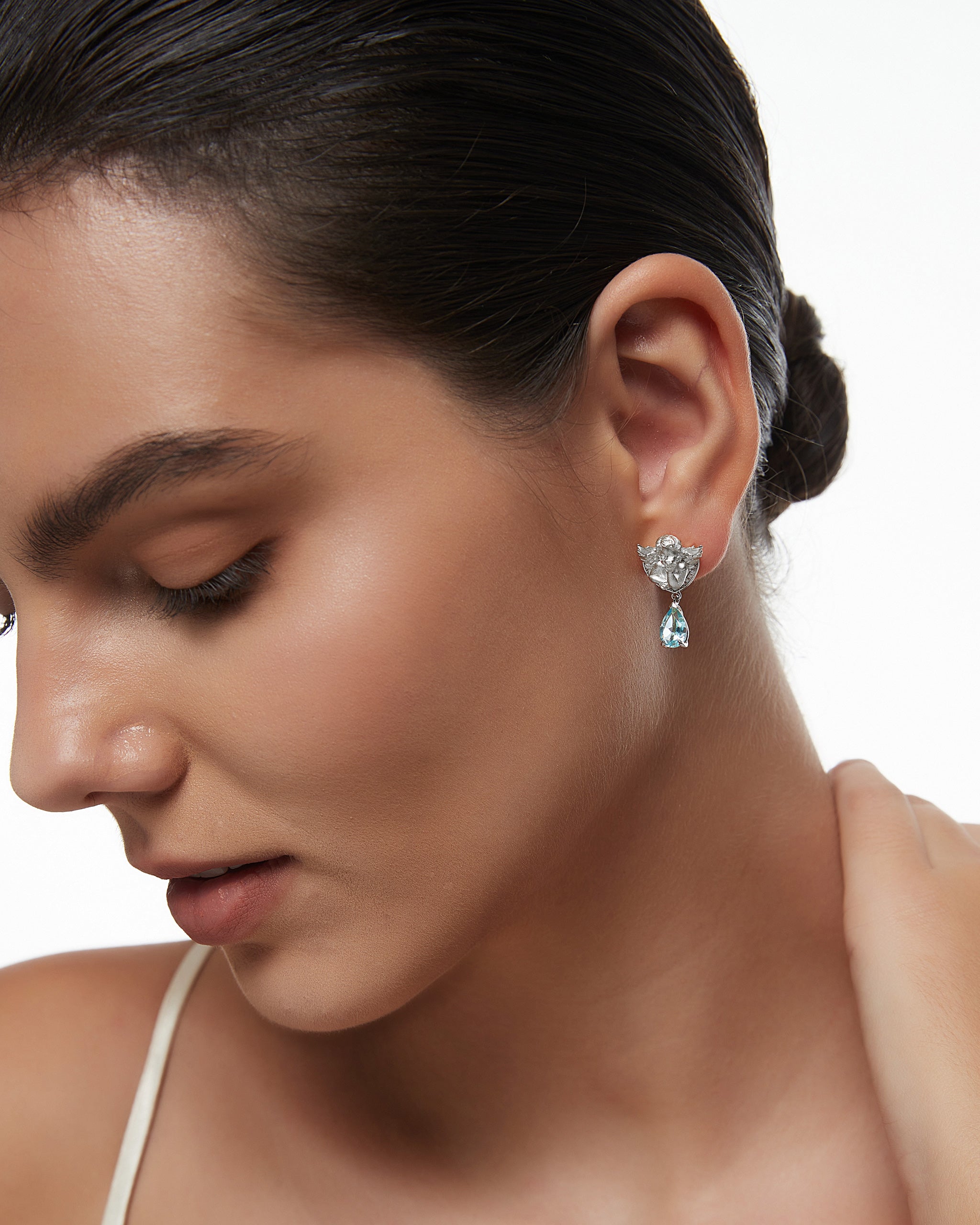 Boucles d'oreilles pendantes Cupidon en argent sterling avec topaze