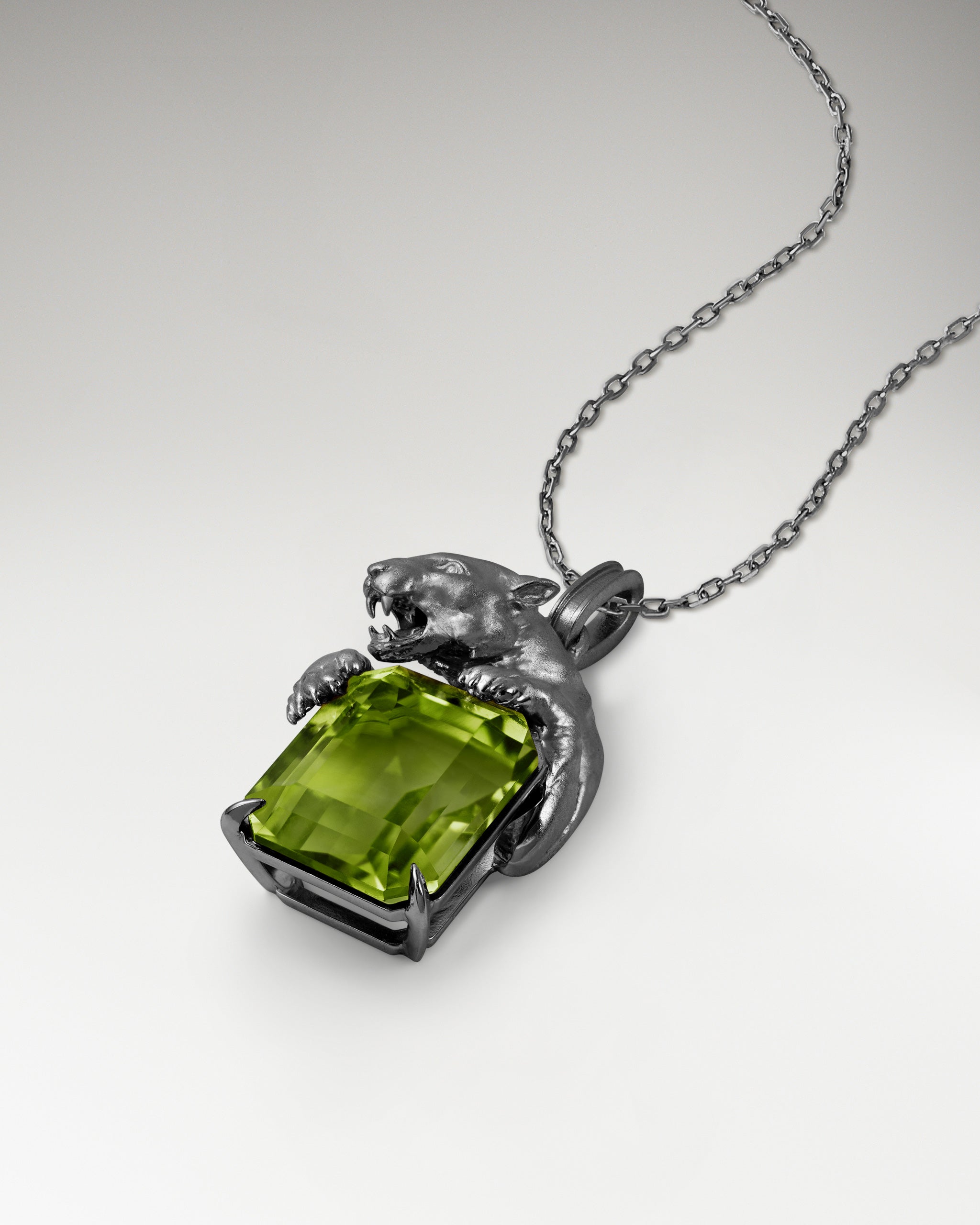 Savanna Skulptur-Anhänger-Halskette aus Sterlingsilber