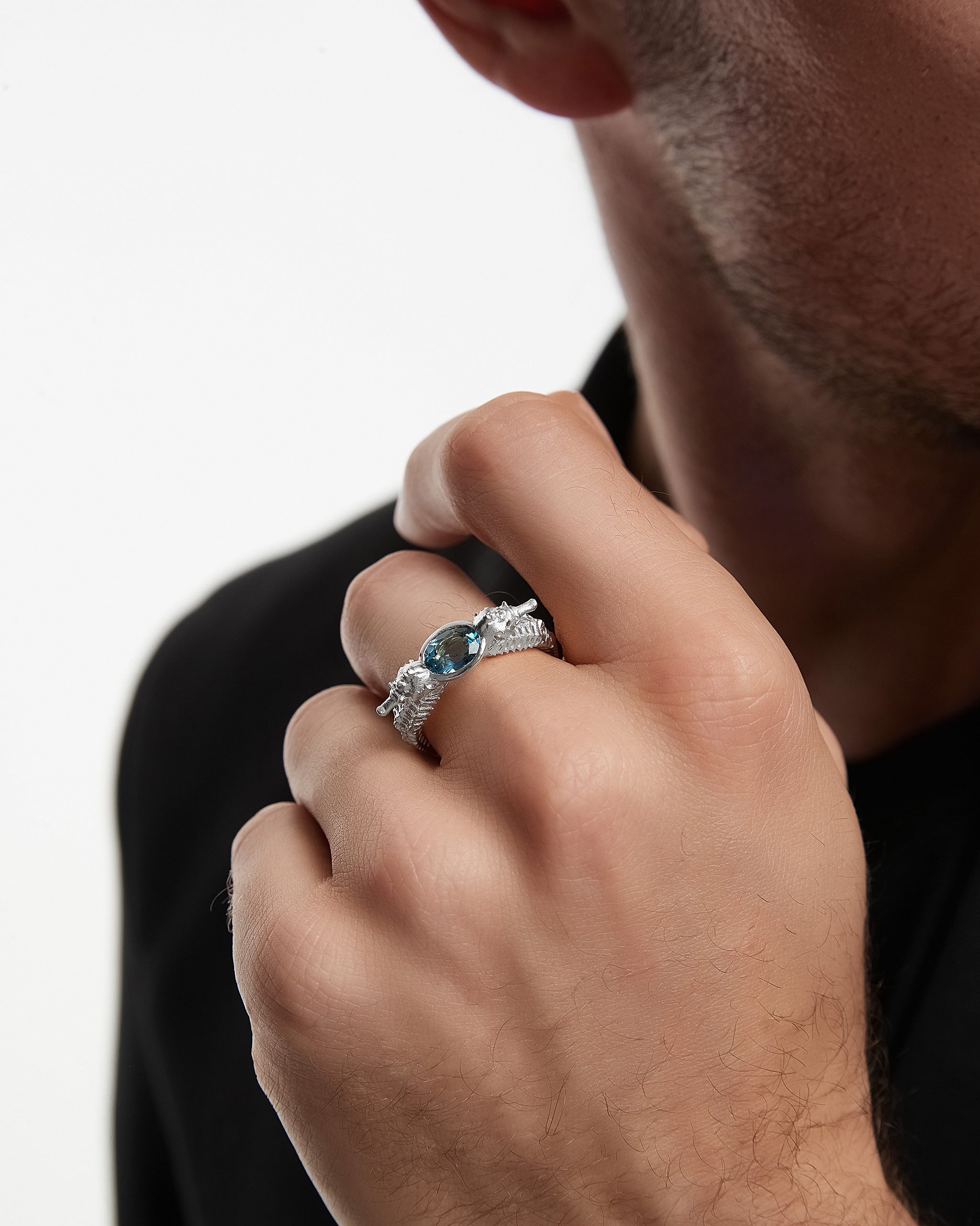 モアッサナイト付きスターリングシルバーとブラックアゲートのワイルド レンジリング リング