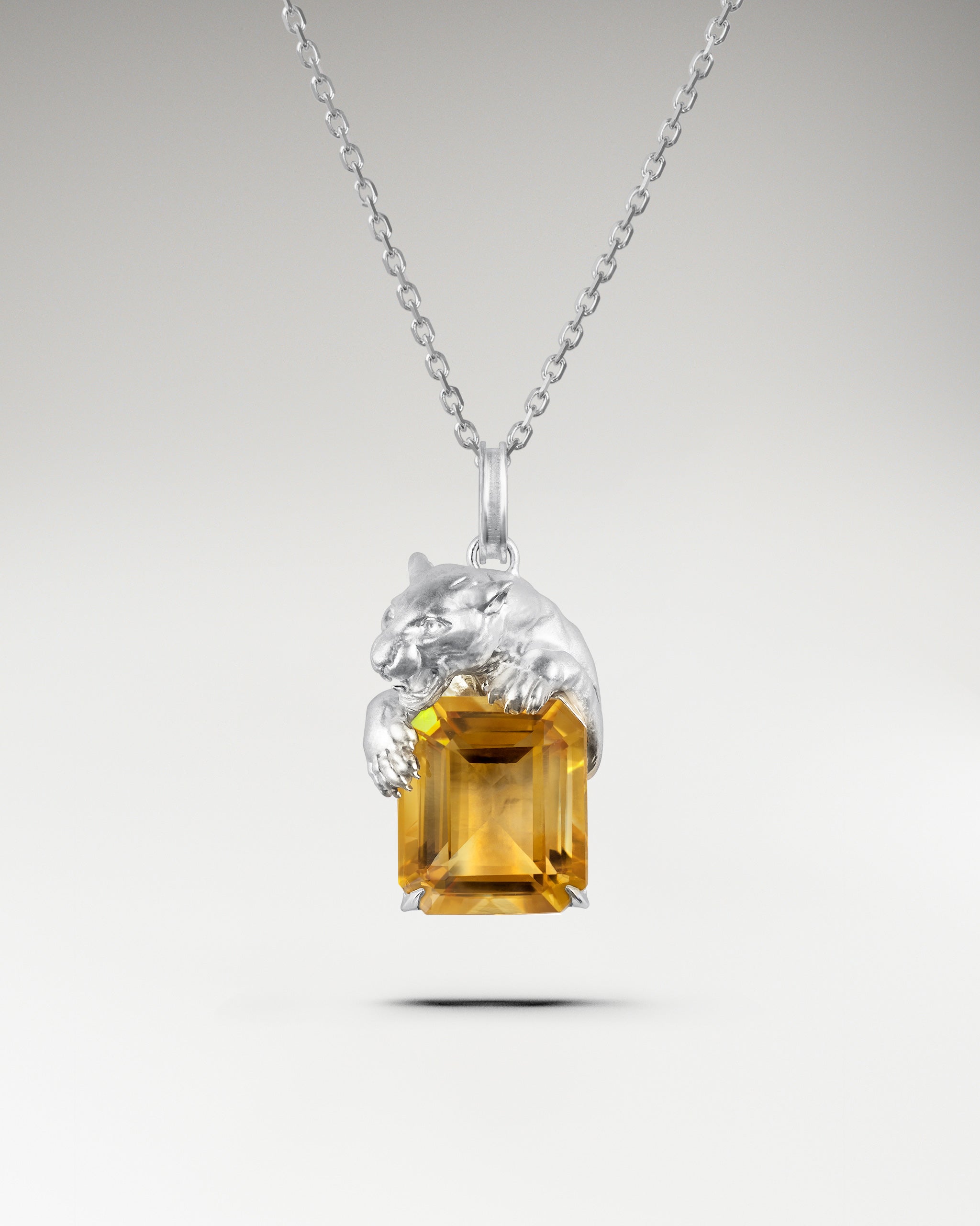 Collier pendentif sculptural Savanna en argent sterling avec grenat et moissanite