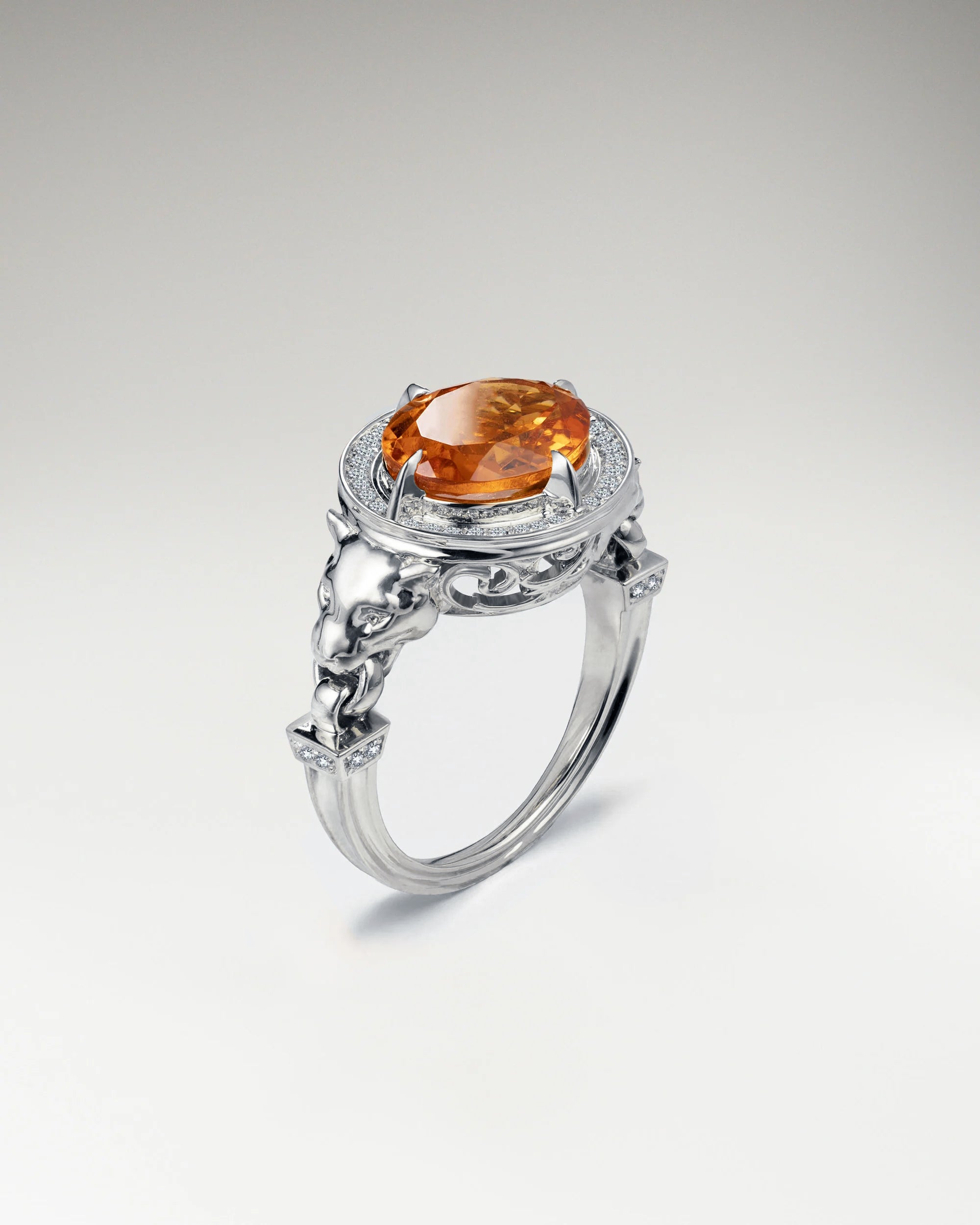 イエローシトリンとモアッサナイトをあしらったスターリングシルバーのサバンナ スピリット リング