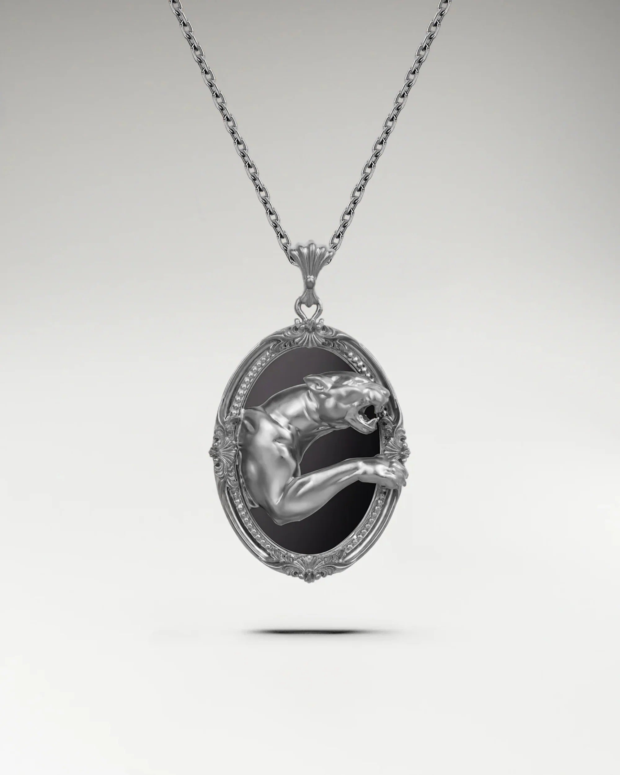 黒瑪瑙を使用したゴールドのサバンナ スピリット ペンダント