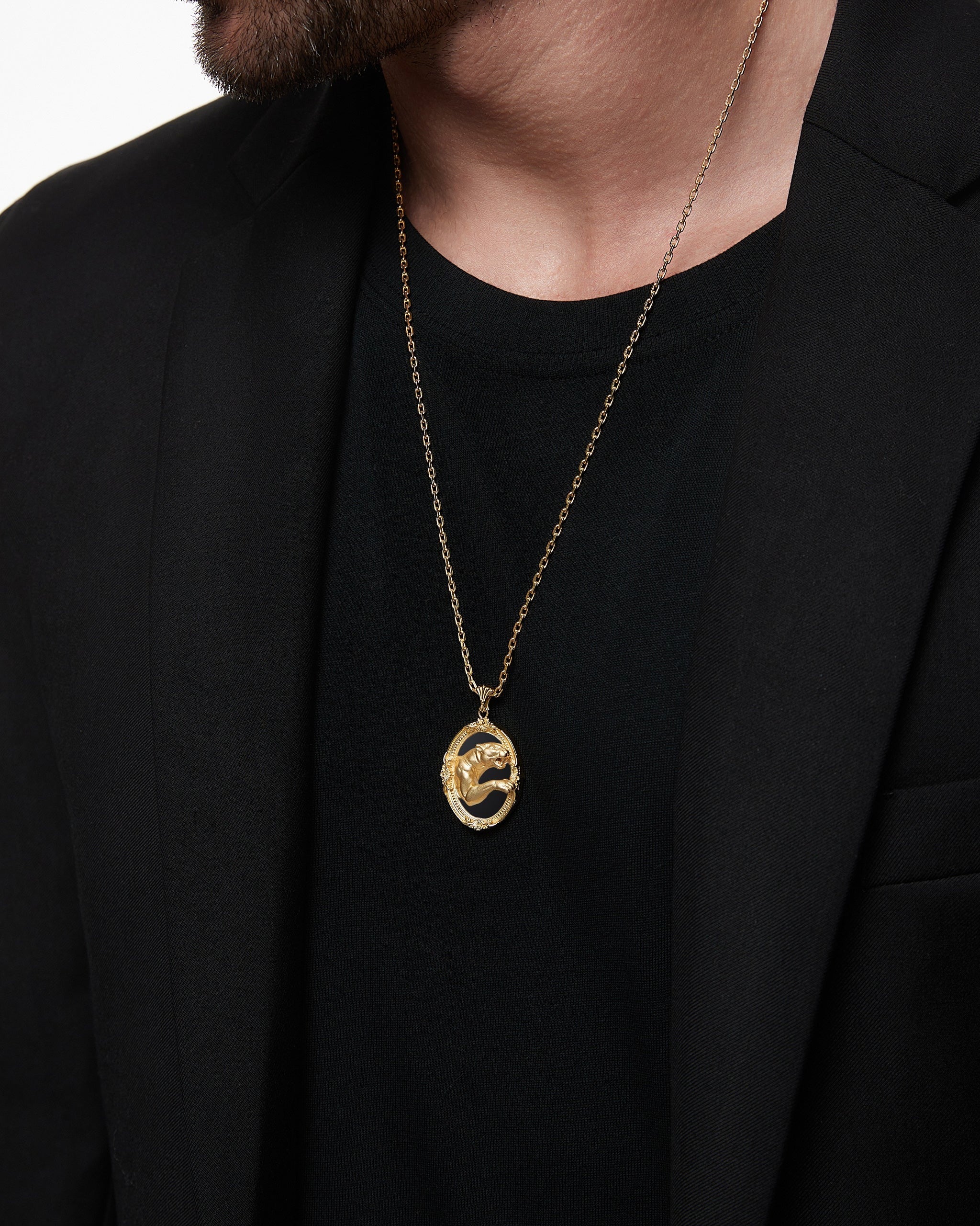 黒瑪瑙を使用したゴールドのサバンナ スピリット ペンダント