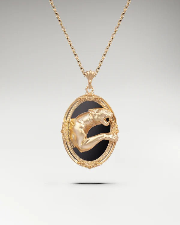 黒瑪瑙を使用したゴールドのサバンナ スピリット ペンダント