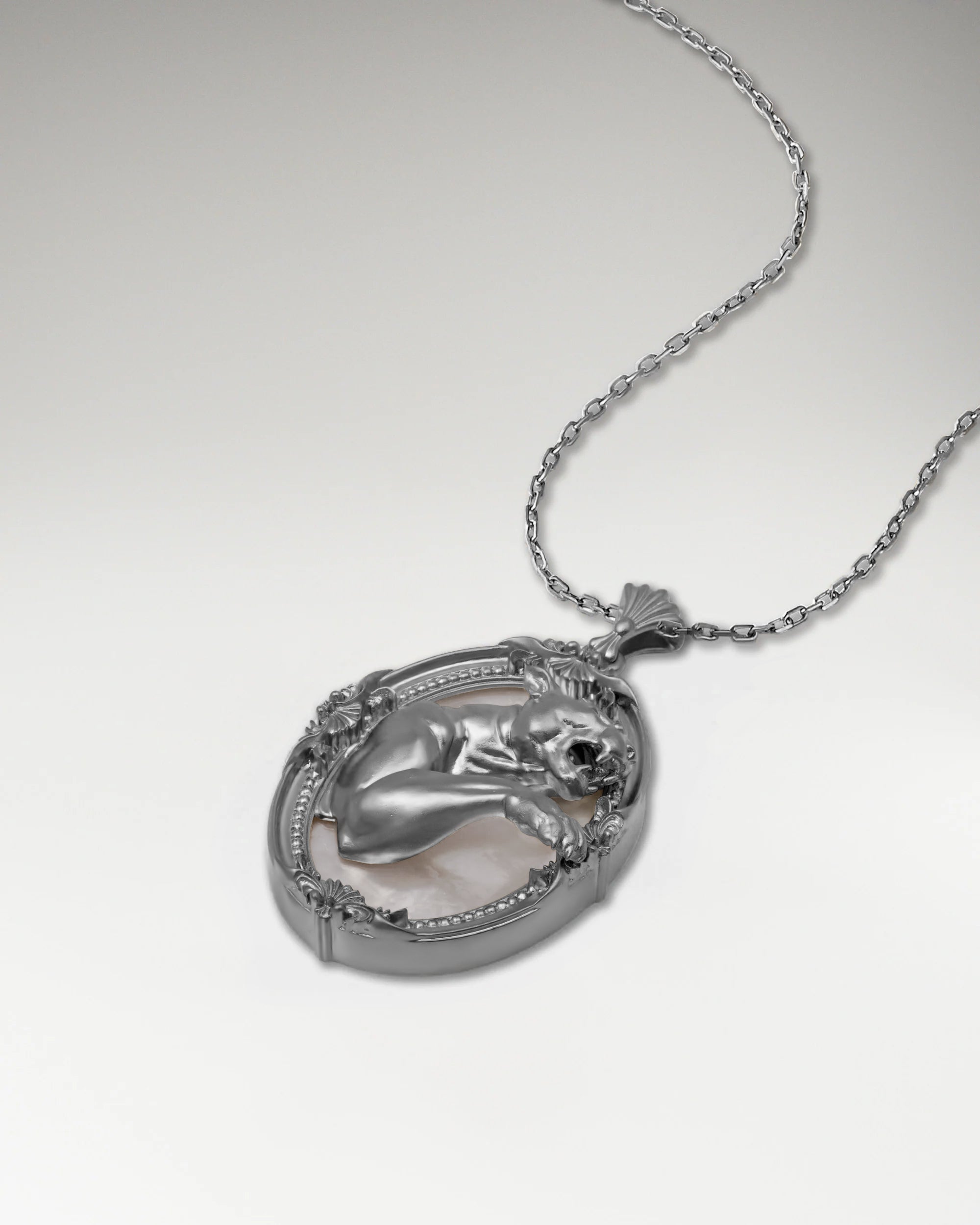 Pendentif Savanna Spirit en or avec nacre