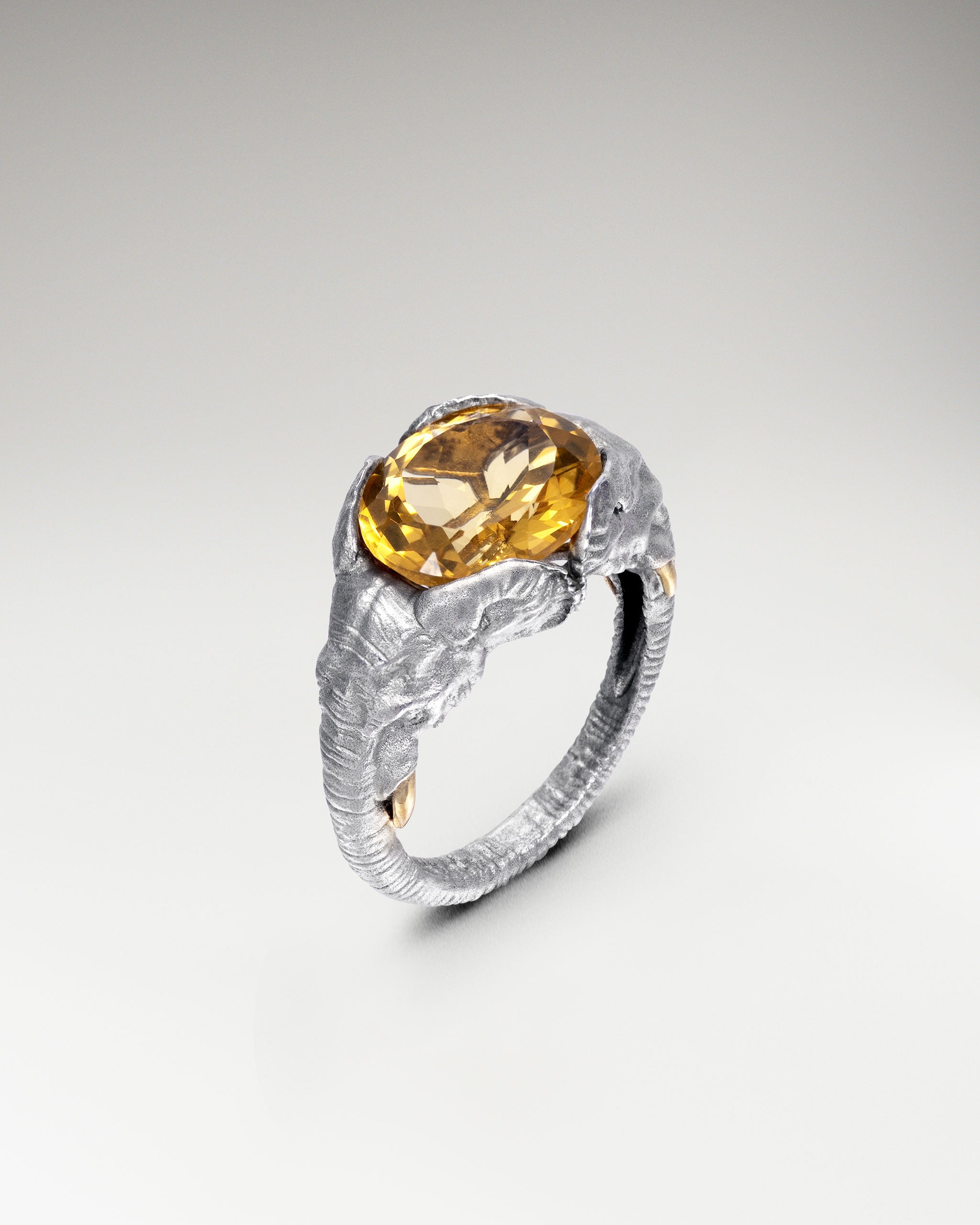 Elephant Guard Ring In Sterling Silver With Citrine Peridot
