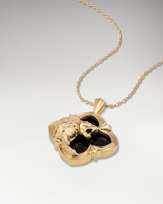 Collar con colgante Wild Encounter en oro con ágata negra