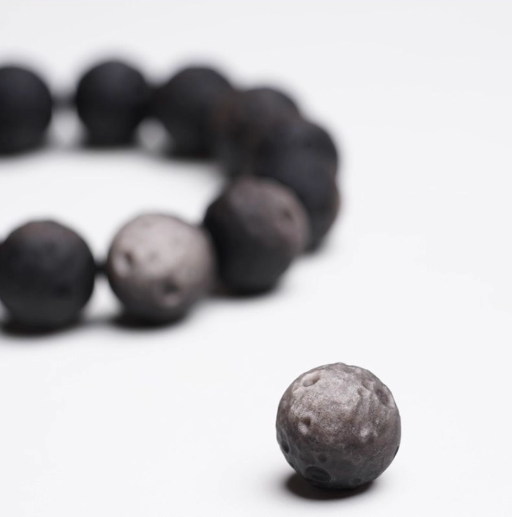 Ahornblatt-Masken-Ohrstecker aus Sterlingsilber