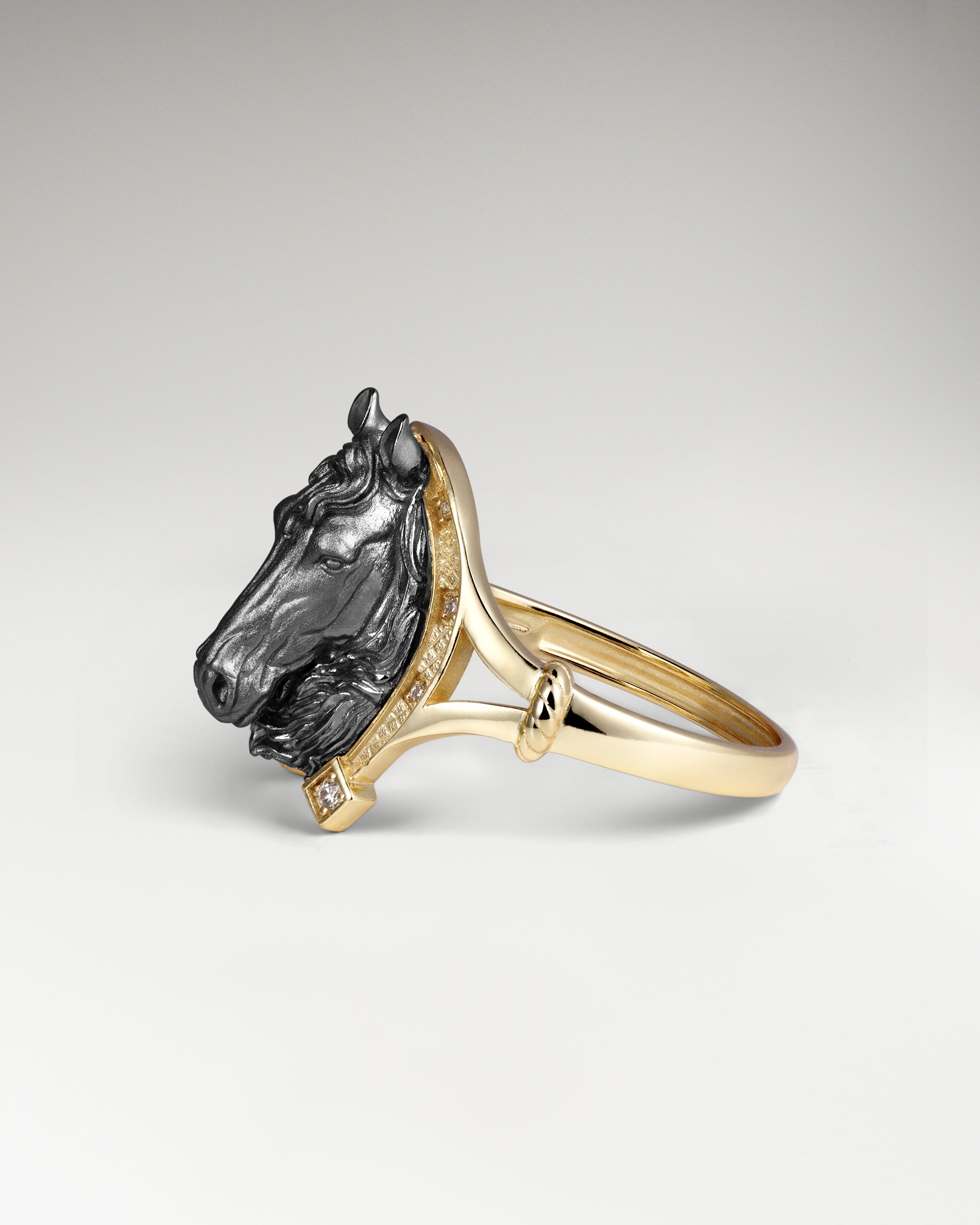 Bague Sculpture Fer À Cheval En Or Avec Diamant