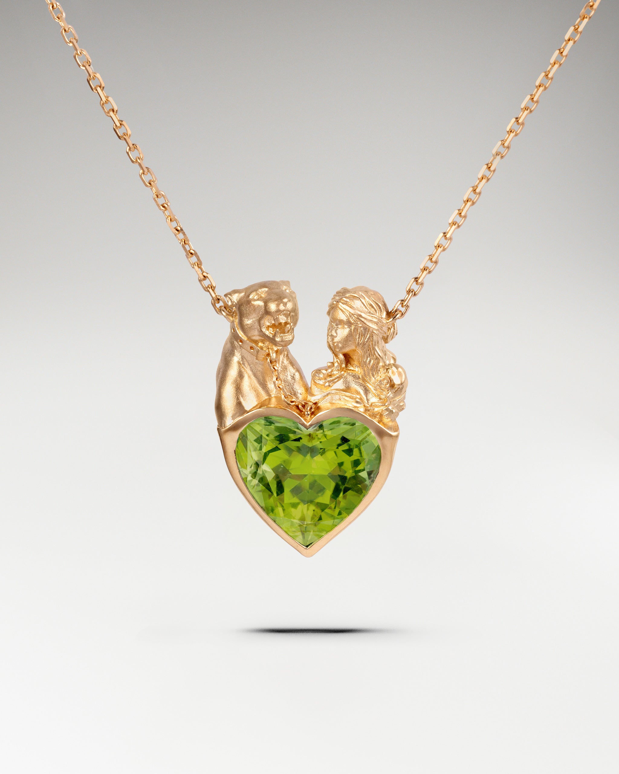 Collar Corazón de la Dualidad en Oro con Topacio Azul Cielo