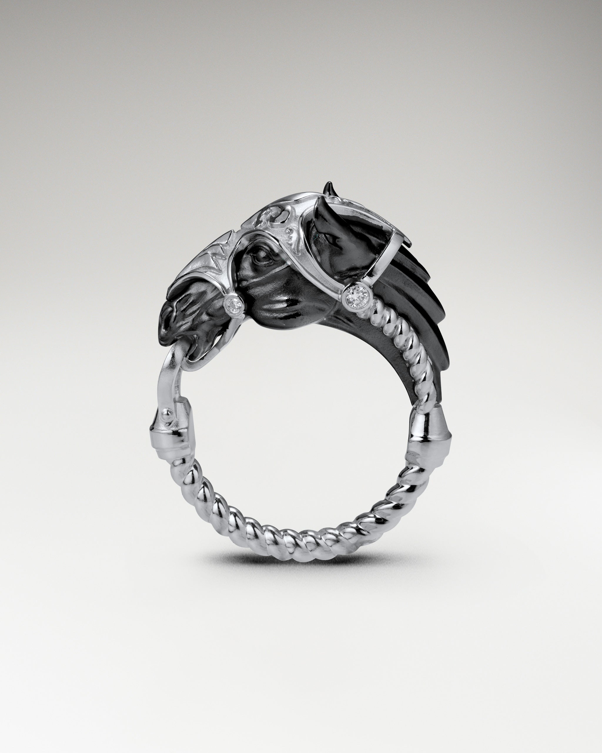 モアッサナイト付きスターリングシルバーとブラックアゲートのワイルド レンジリング リング