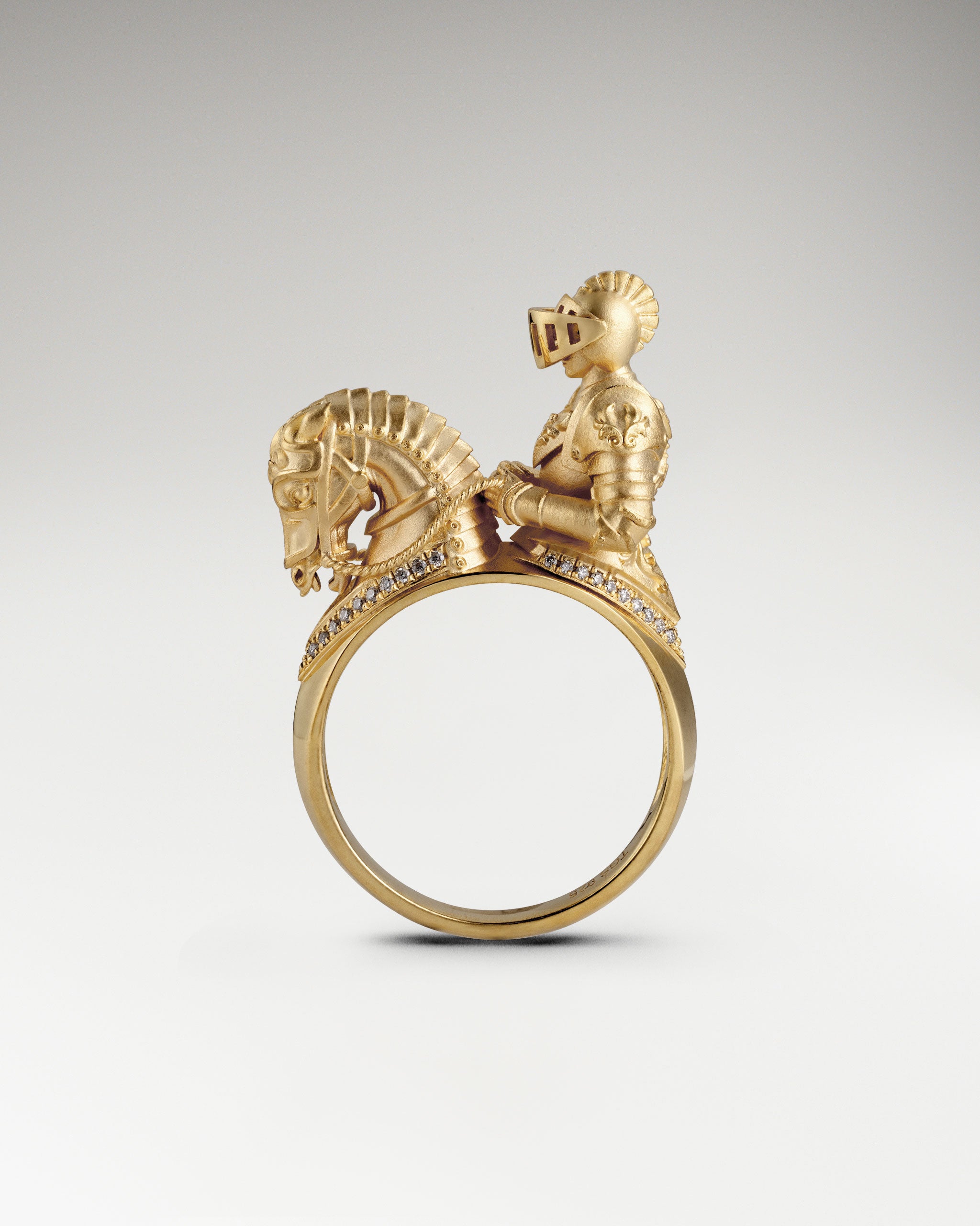 イエローシトリンとモアッサナイトをあしらったスターリングシルバーのサバンナ スピリット リング