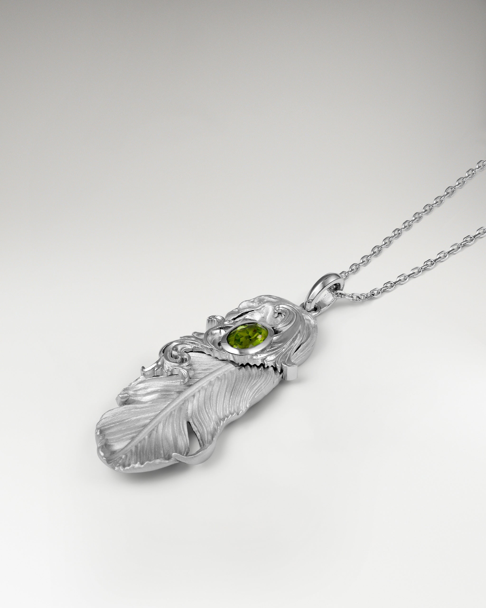 スターリングシルバーとブルートパーズのインディジナス・ミーツ・バロック ペンダントネックレス