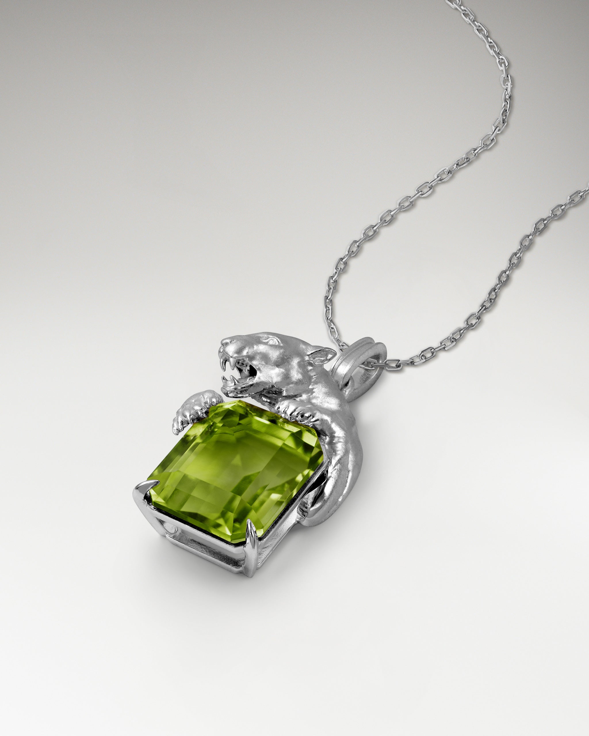 Savanna Skulptur-Anhänger-Halskette aus Sterlingsilber