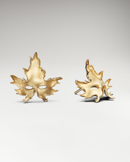 Gold Stud earrings in mapple leaf mask shape