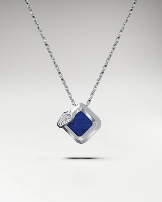 Collana con pendente Ouroboros in argento sterling con lapislazzuli e moissanite